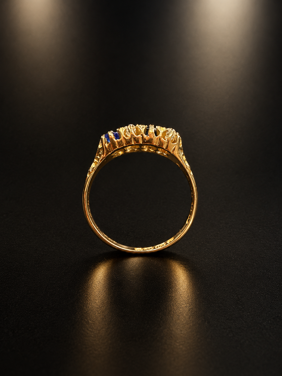 Antique English 18K Gold 0.4ct Old Mine Cut Diamond Ring