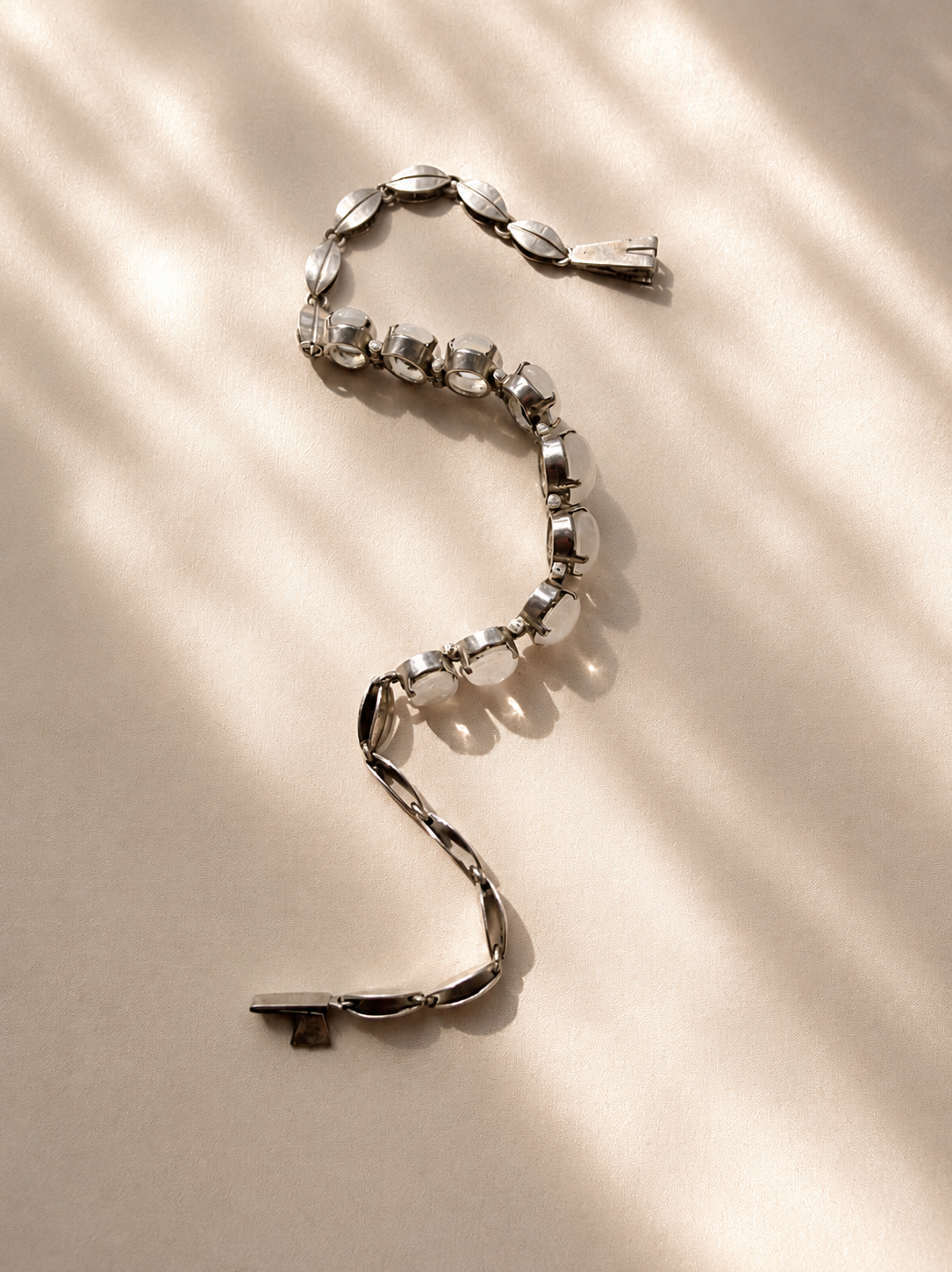 Vintage Silver Moonstone cabochon Bracelet