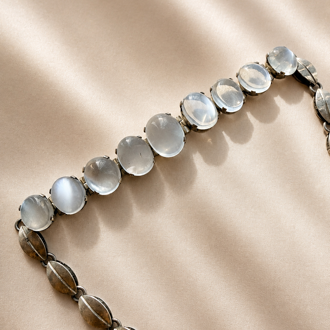 Vintage Silver Moonstone cabochon Bracelet