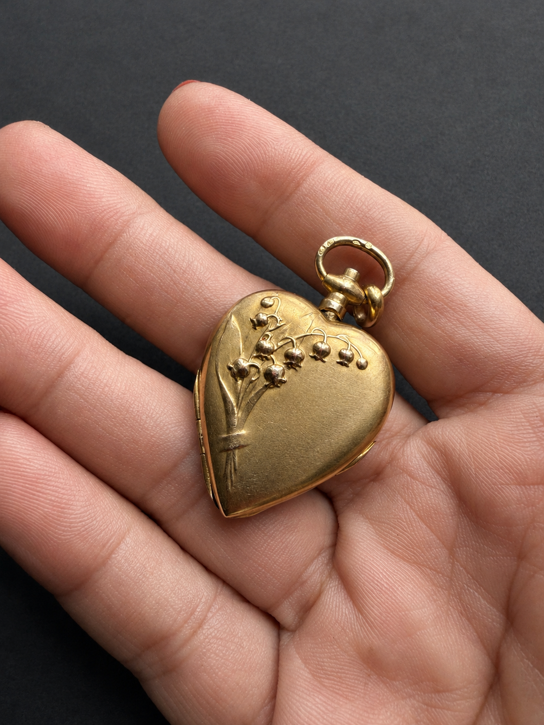Antique 18K Gold Heart Locket with lily-of-the-valley flowers