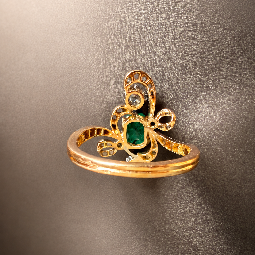 French antique 18K Gold Emerald Diamonds bow ring