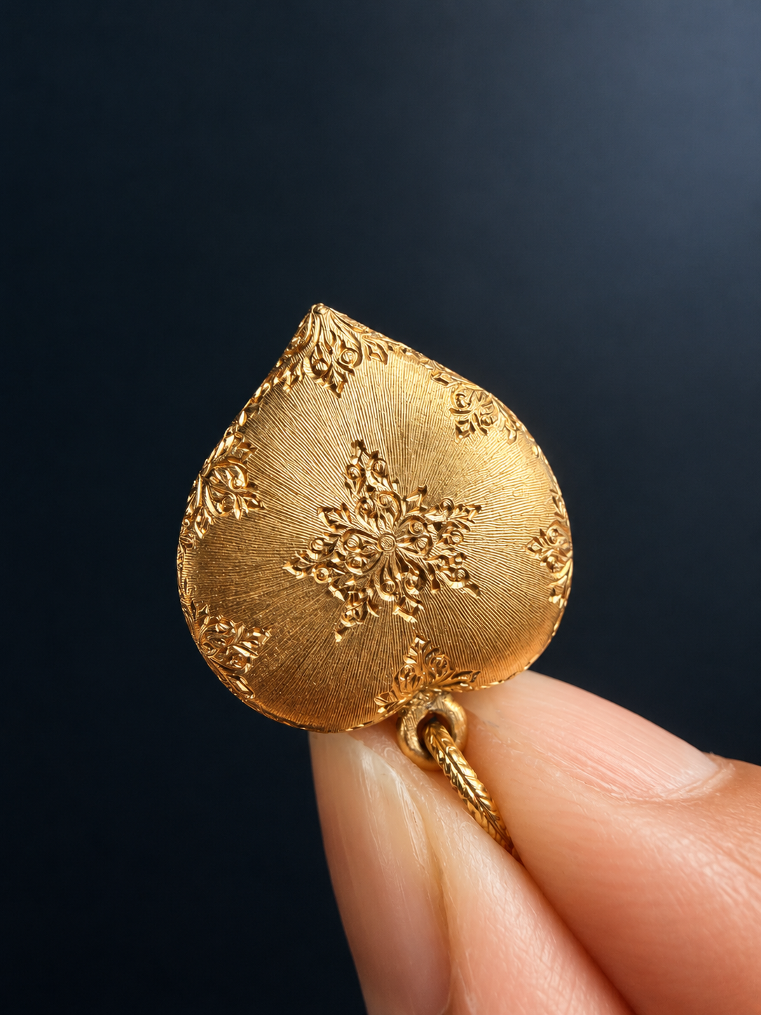 Coeur de fleur, floral heart - 18K Solid Gold Heart Pendant