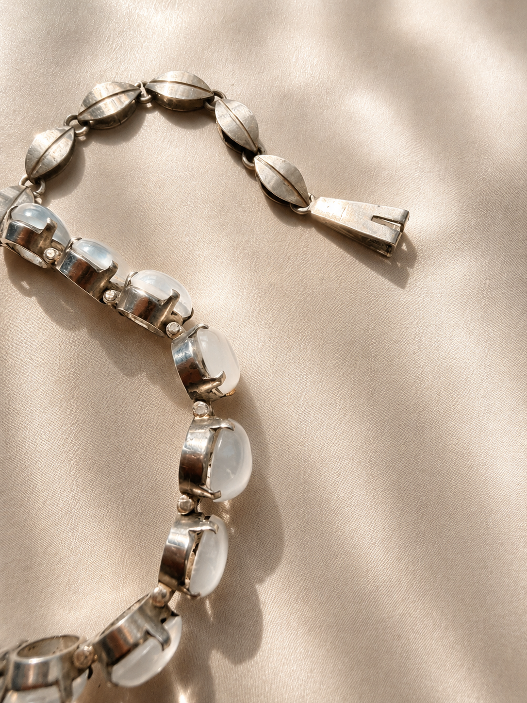 Vintage Silver Moonstone cabochon Bracelet