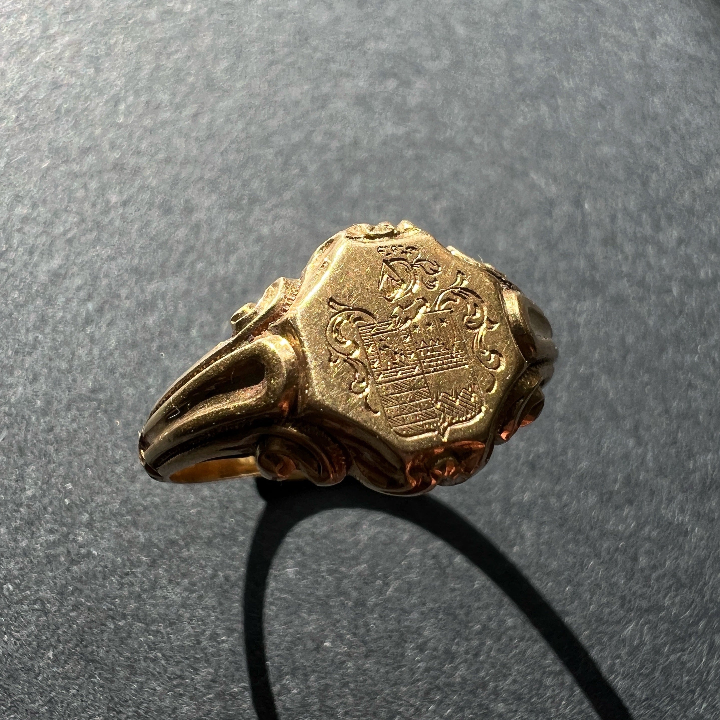 Victorian era 18K Yellow Gold Signet Ring with Coat of Arms