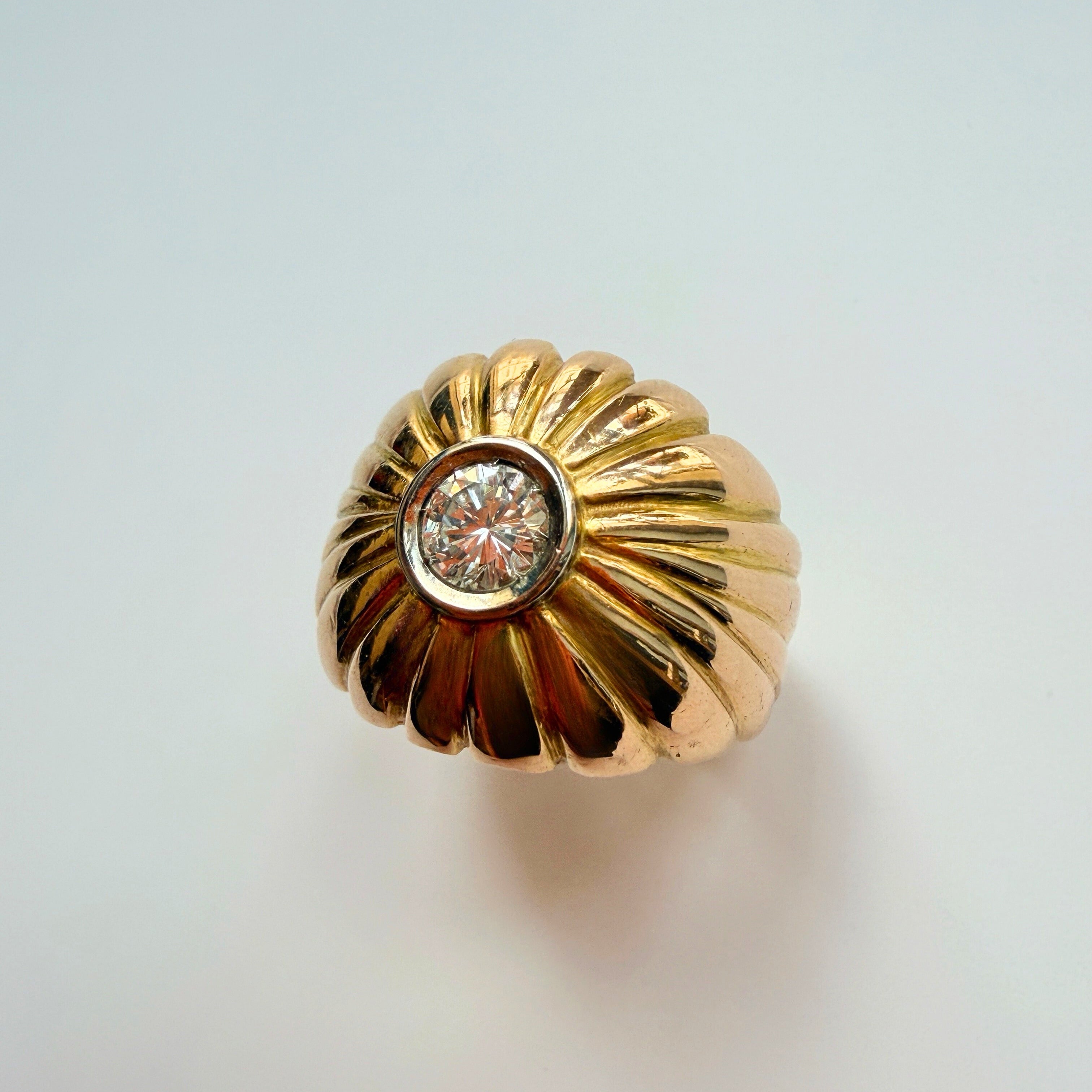 Vintage Retro Mid-Century 18K Gold Diamond Daisy Ring