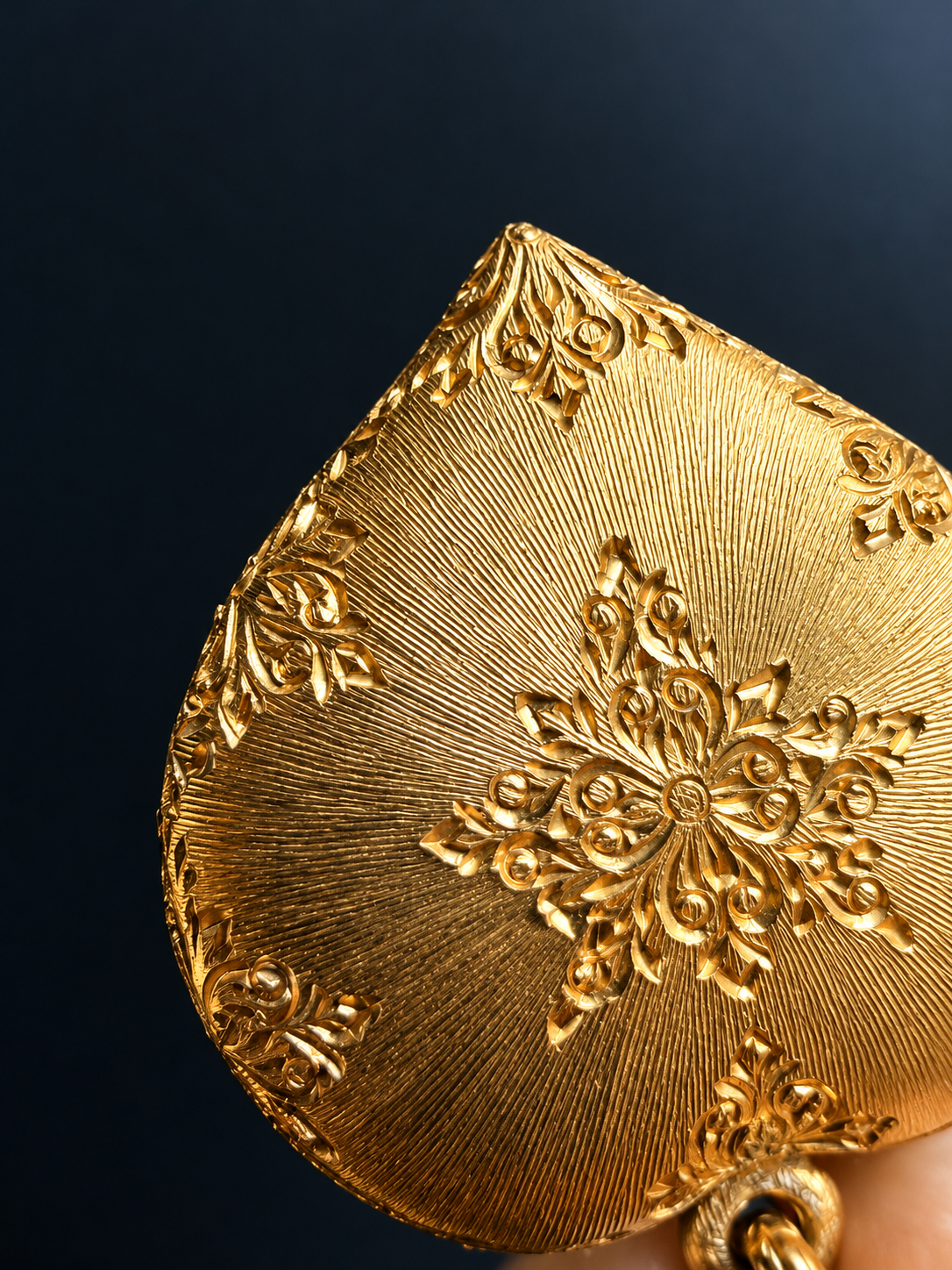 Coeur de fleur, floral heart - 18K Solid Gold Heart Pendant