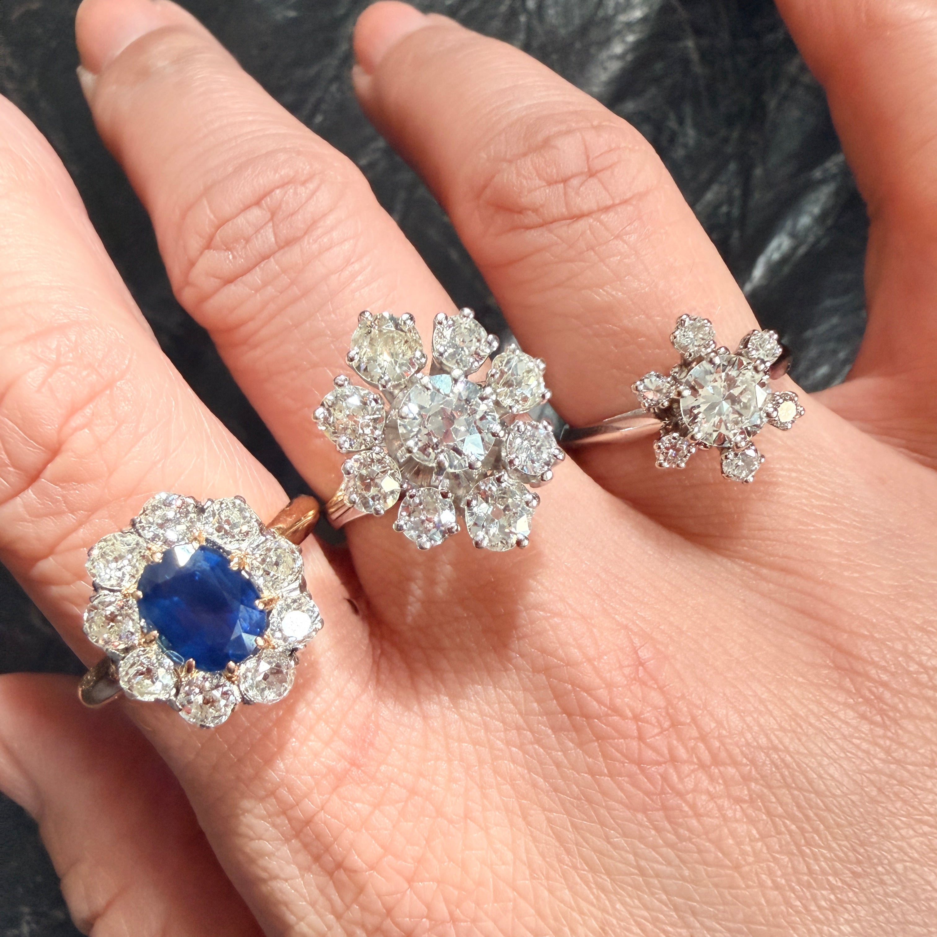 Antique 18K gold certified natural blue sapphire and diamonds ring