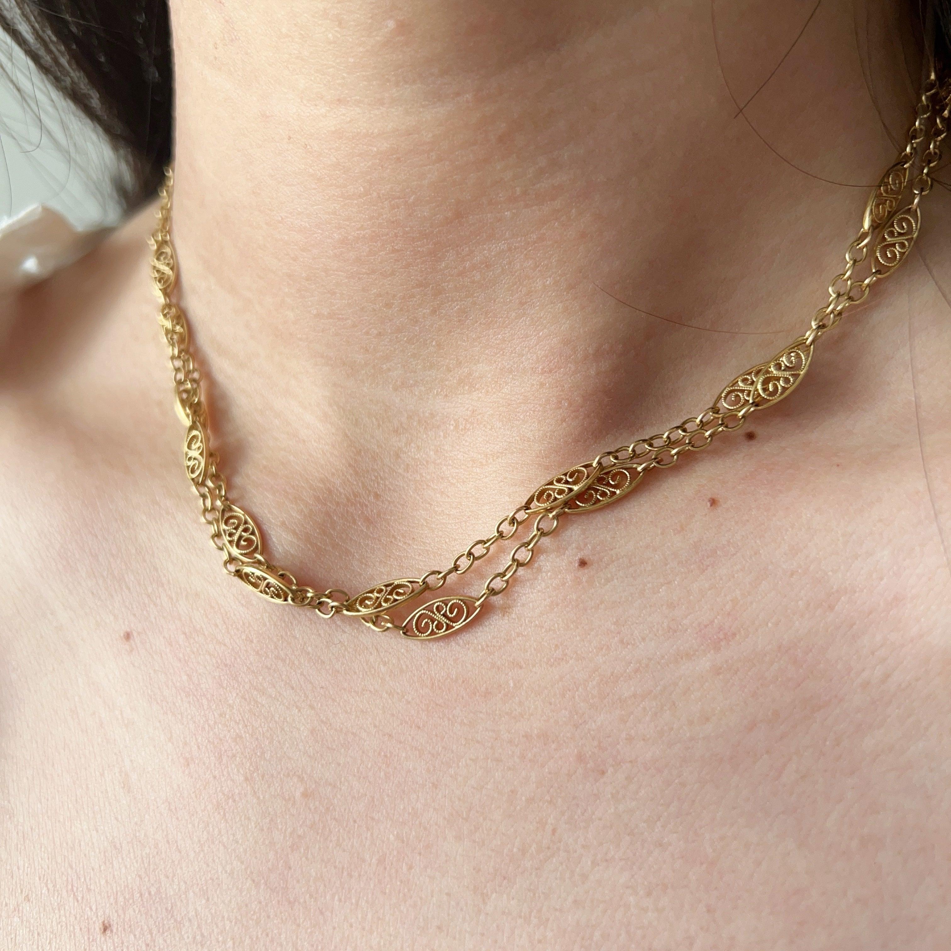 French antique 18ct filigree gold chain necklace