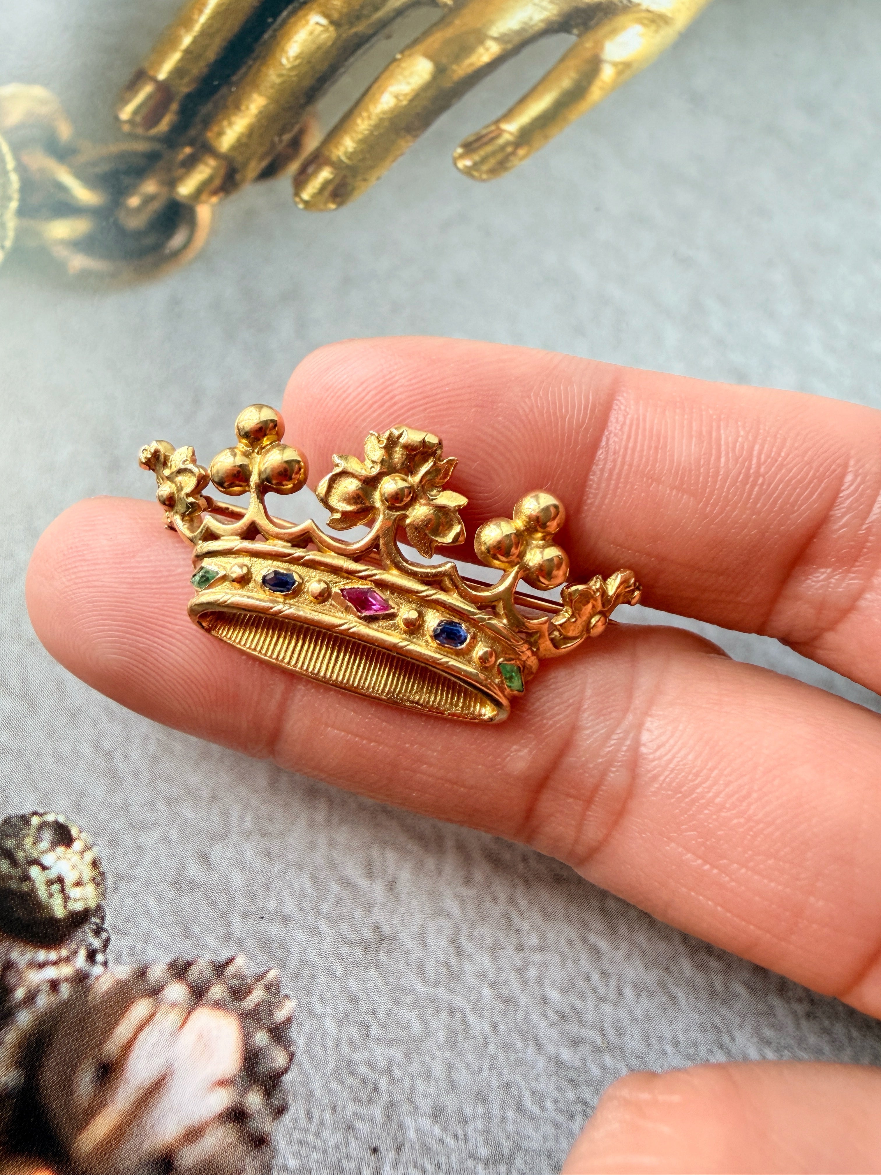 French work Victorian era 18K gold marquise crown brooch