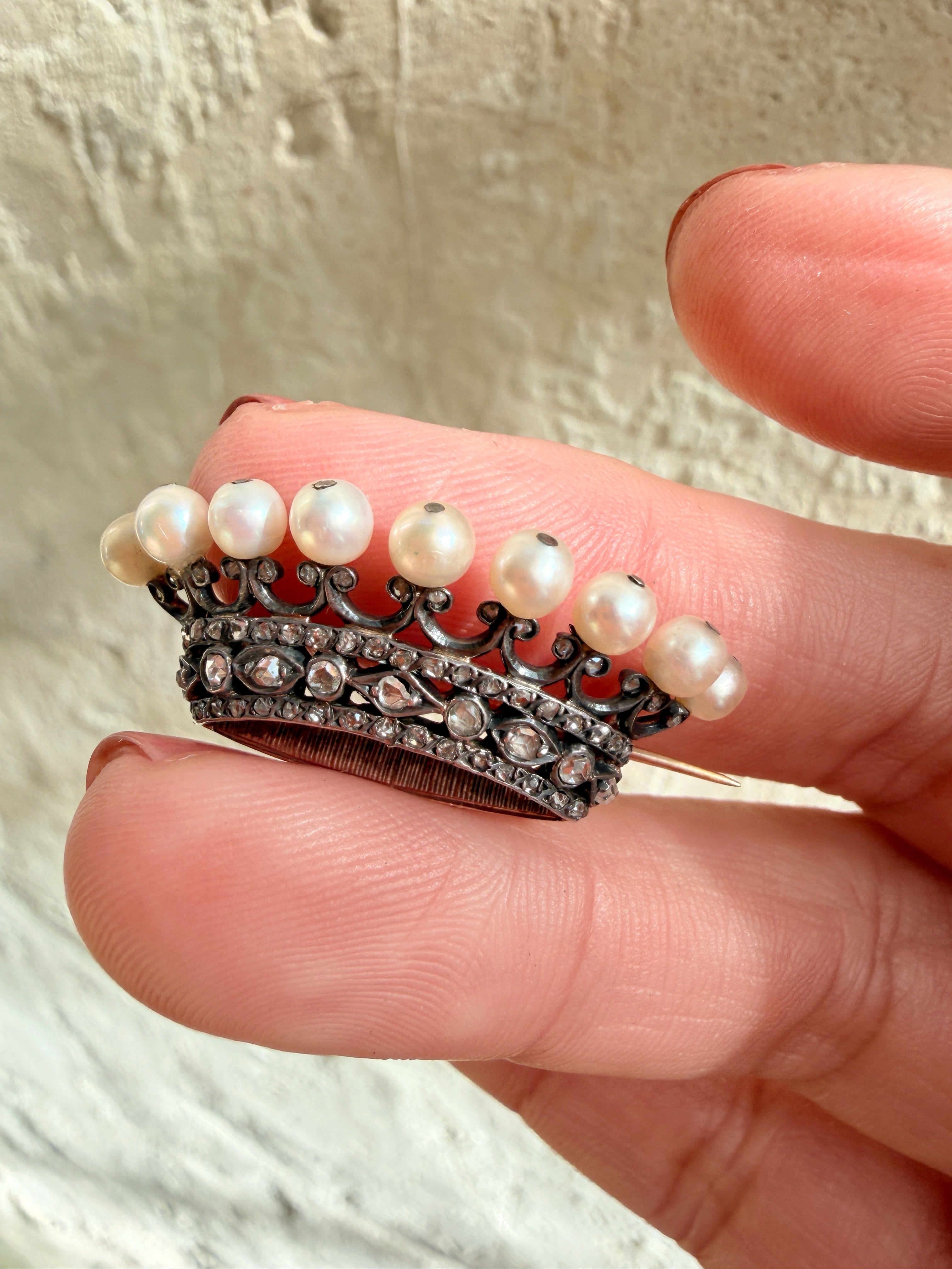 French antique 18K gold natural pearl count’s crown brooch