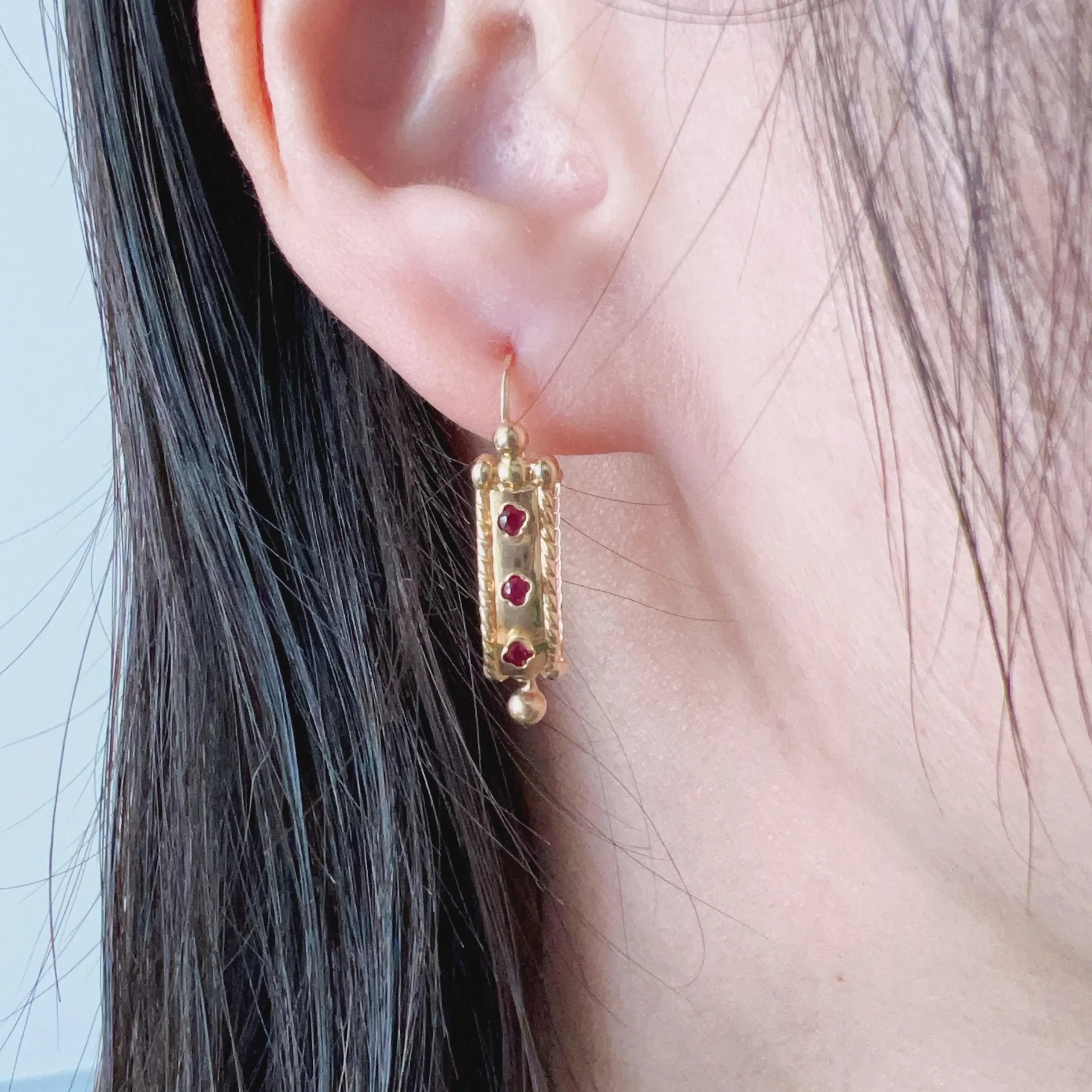 Victorian French 18K gold garnet poissarde briquet earrings - Curiously timeless