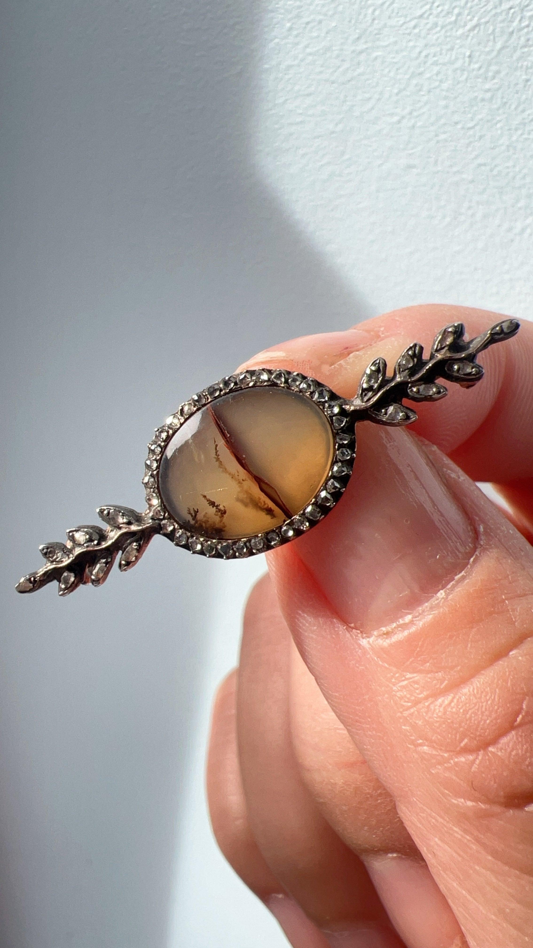 Victorian 18K gold Dendritic Agate Rose Cut Diamond Brooch