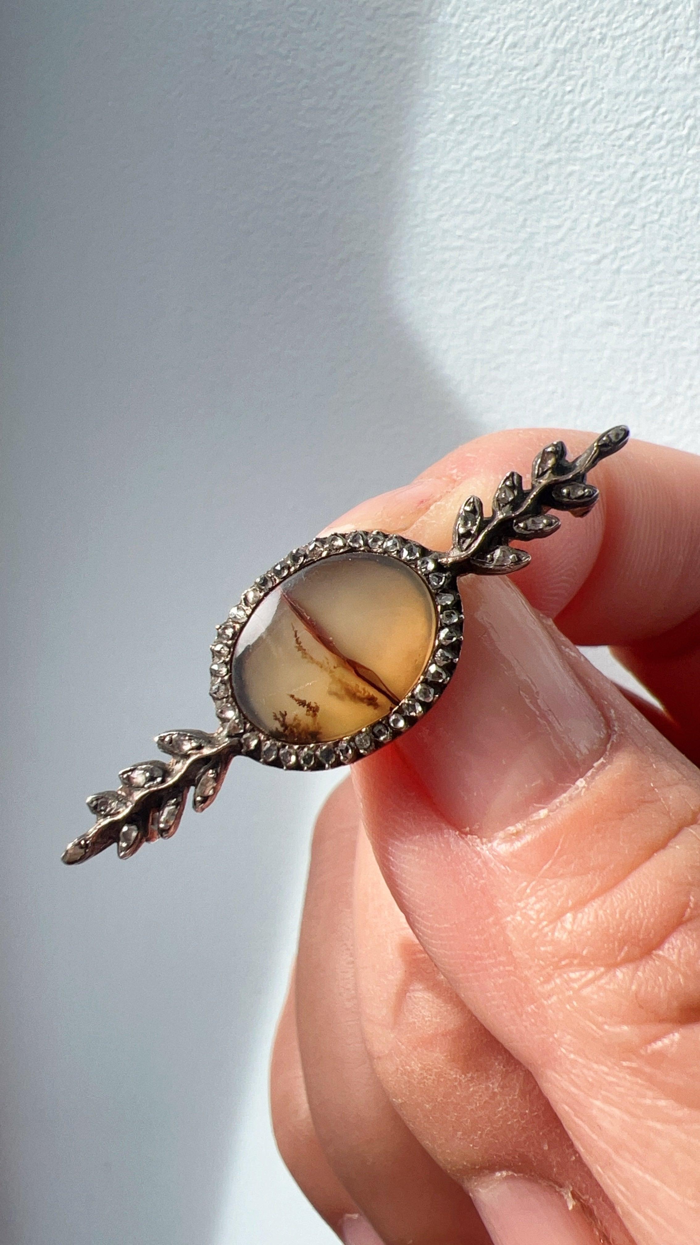 Victorian 18K gold Dendritic Agate Rose Cut Diamond Brooch