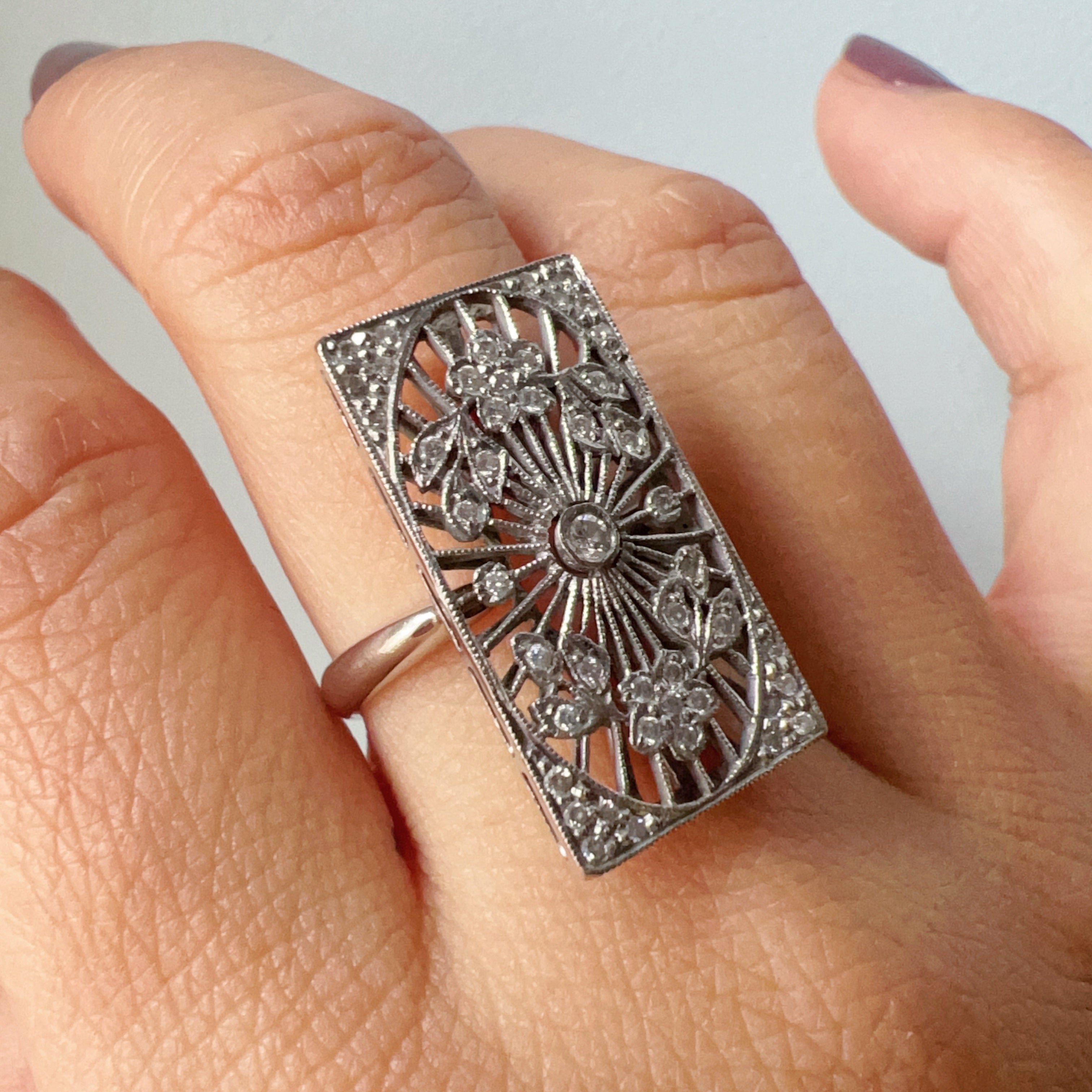 Art Deco 18K Gold diamond flower Filigree Ring