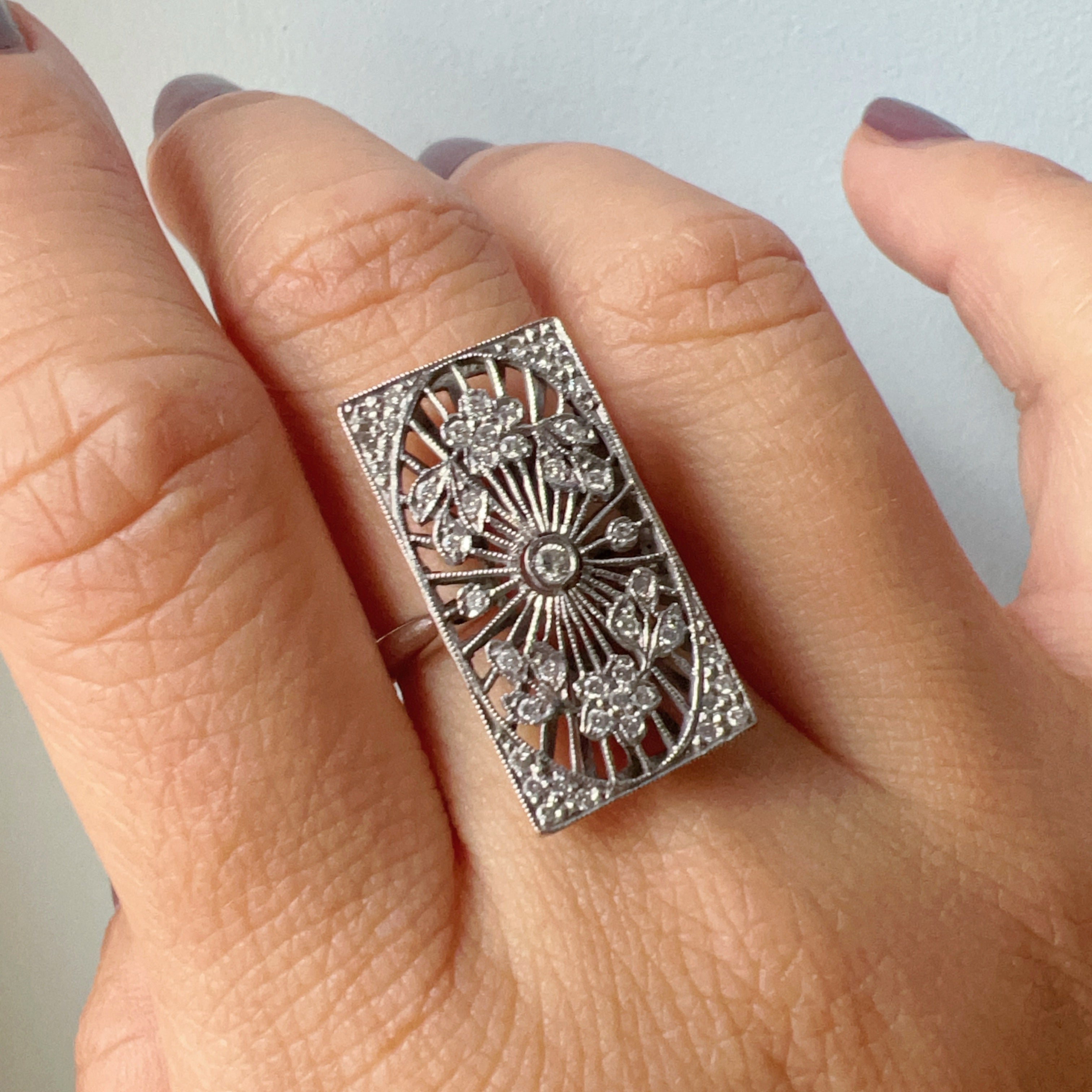 Art Deco 18K Gold diamond flower Filigree Ring