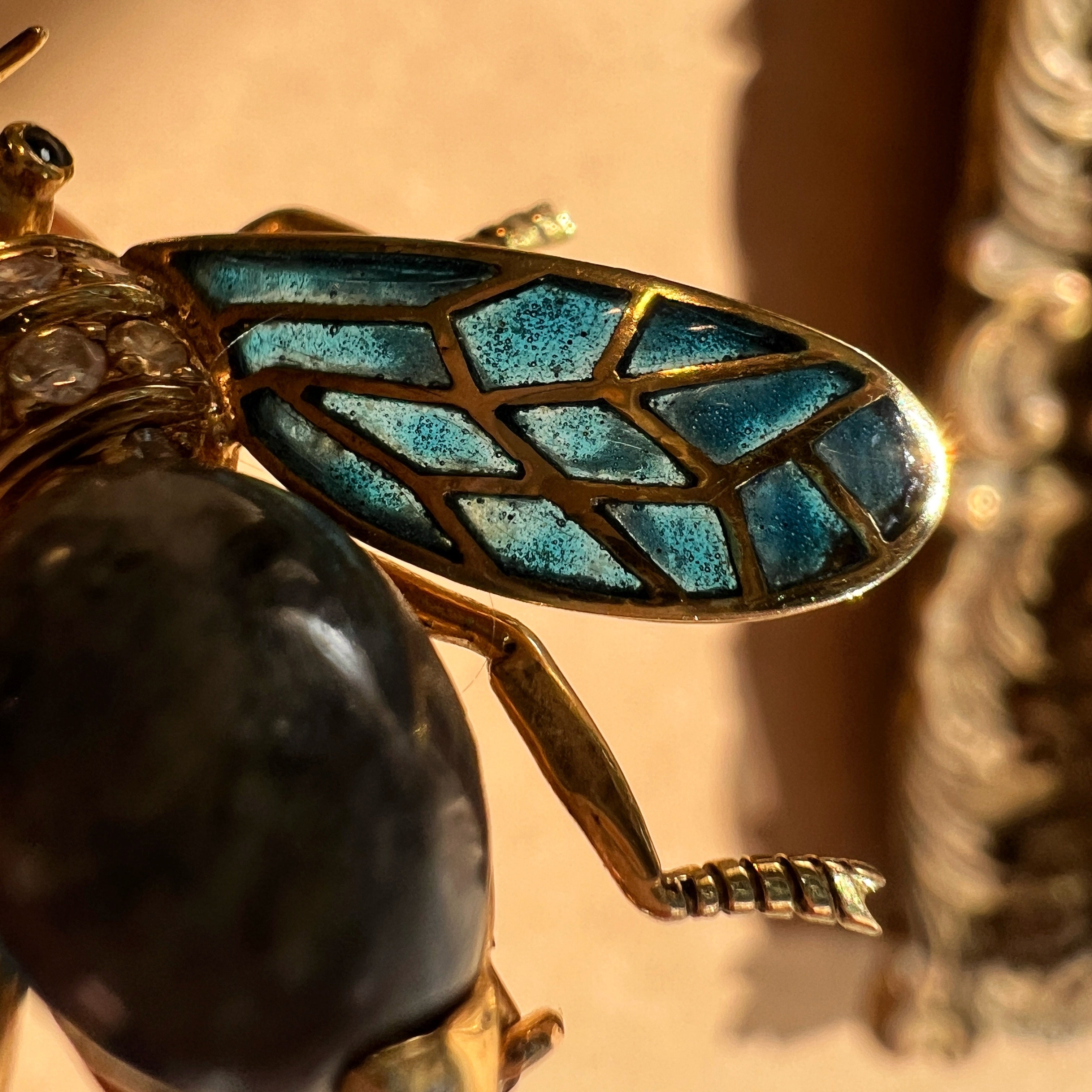 Art Nouveau 18K Gold Plique-à-Jour enamel fly Brooch