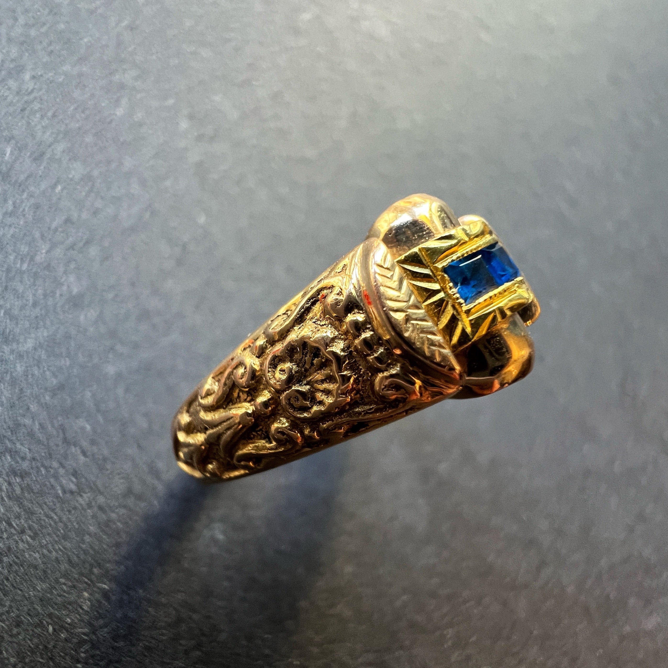 Early 20th Century Portuguese 19.2K Gold Shell Ring