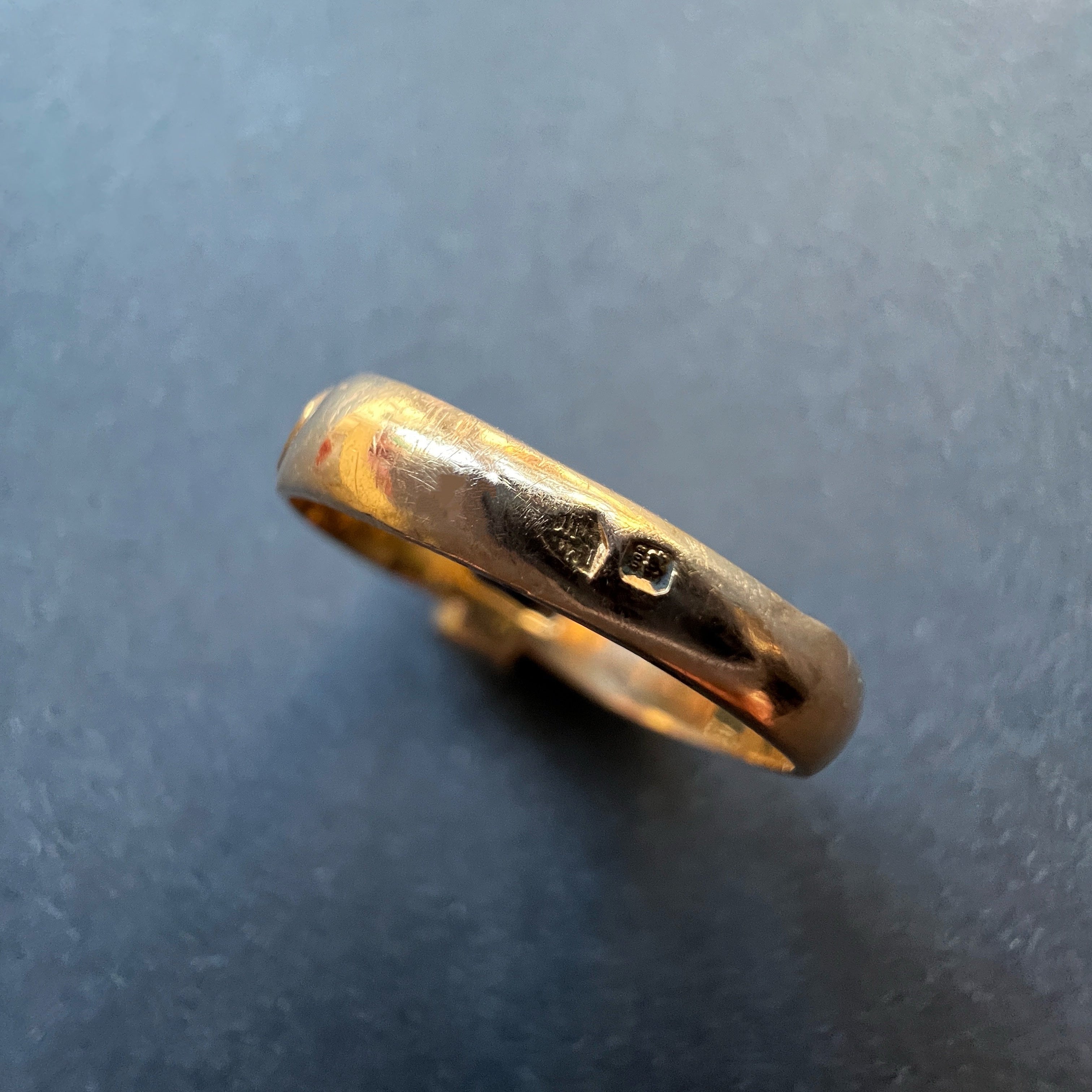 Early 20th Century Portuguese 19.2K Gold Shell Ring