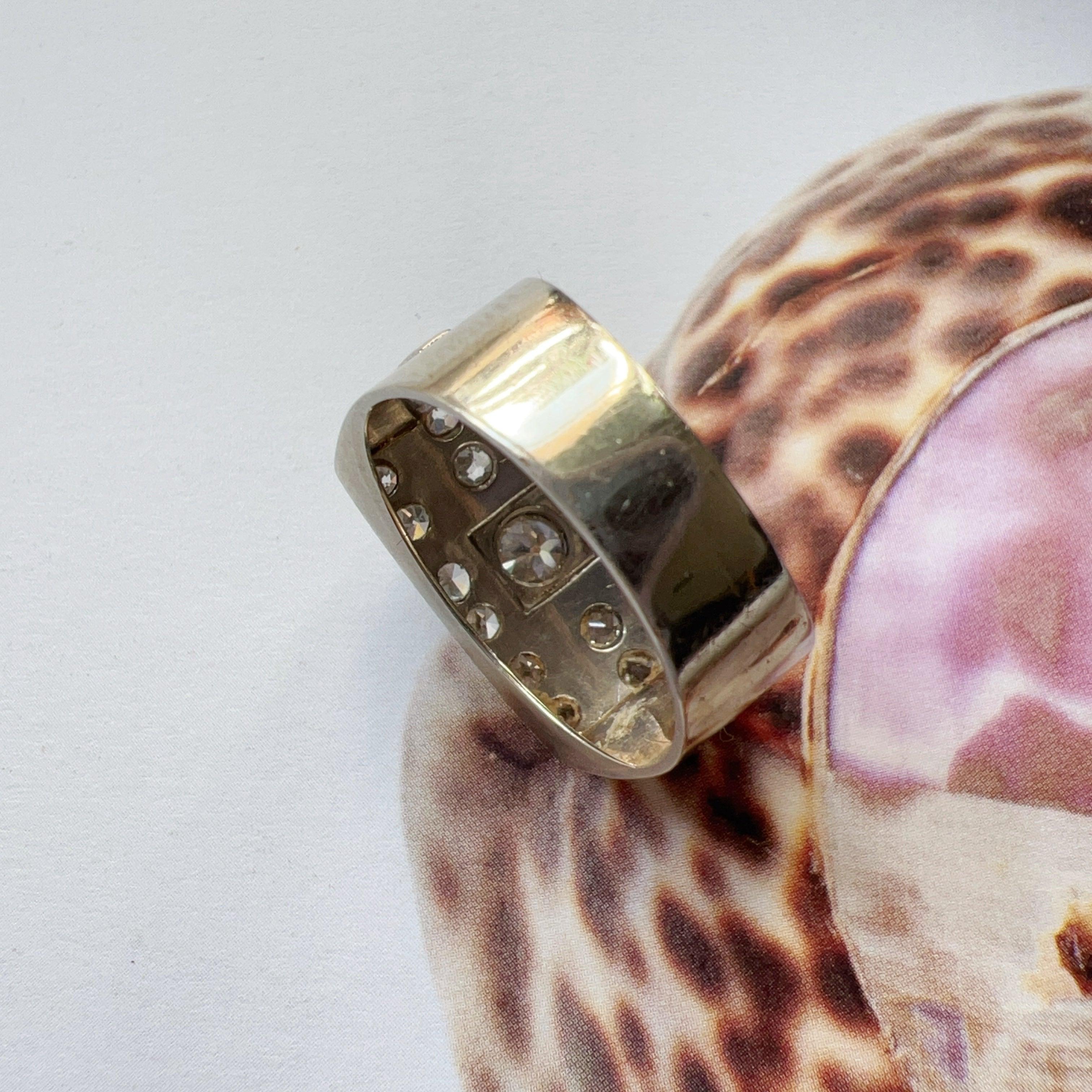 1940s French 18K white gold diamond tank ring