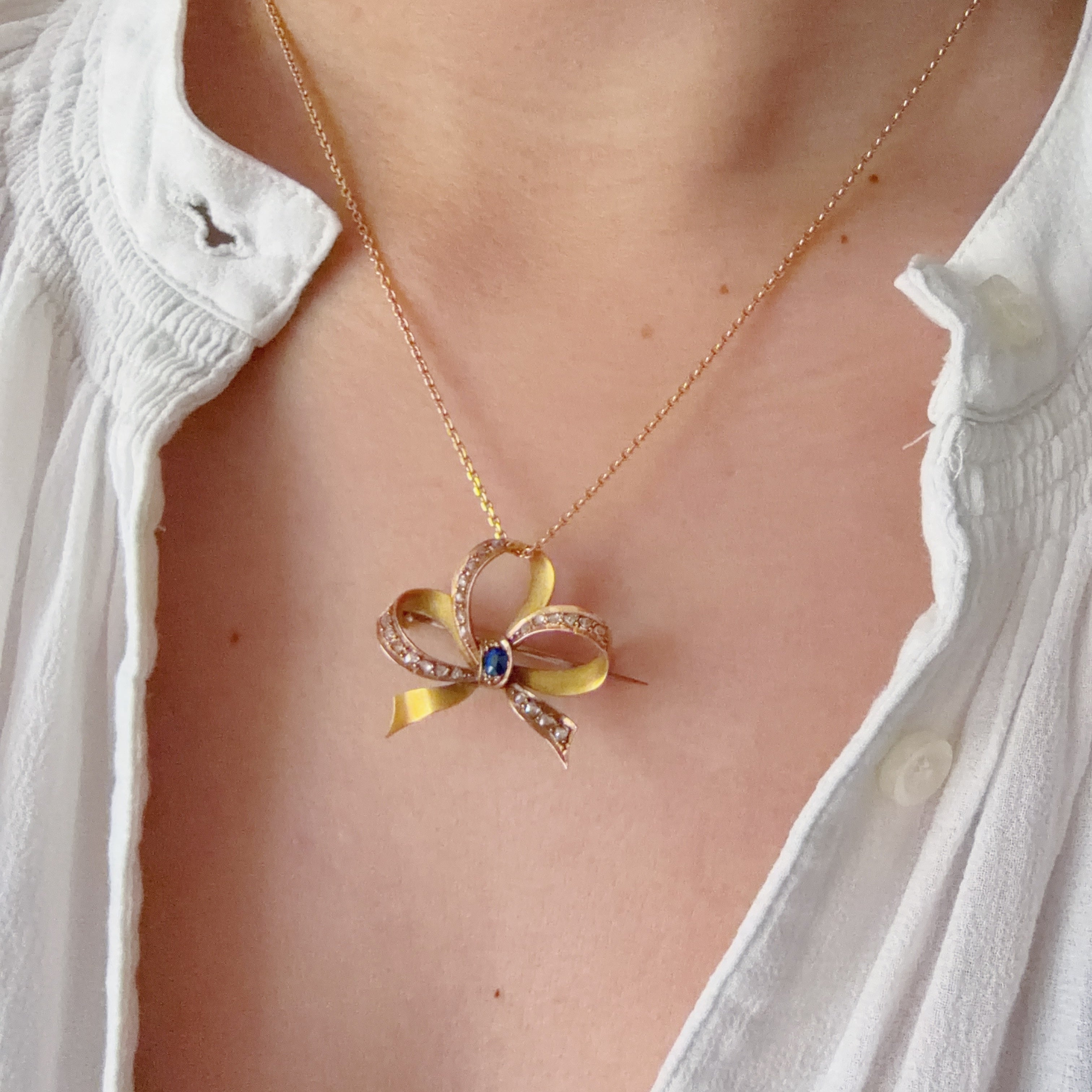 Beautiful pair of 19th Century 18K Gold Bow Brooches