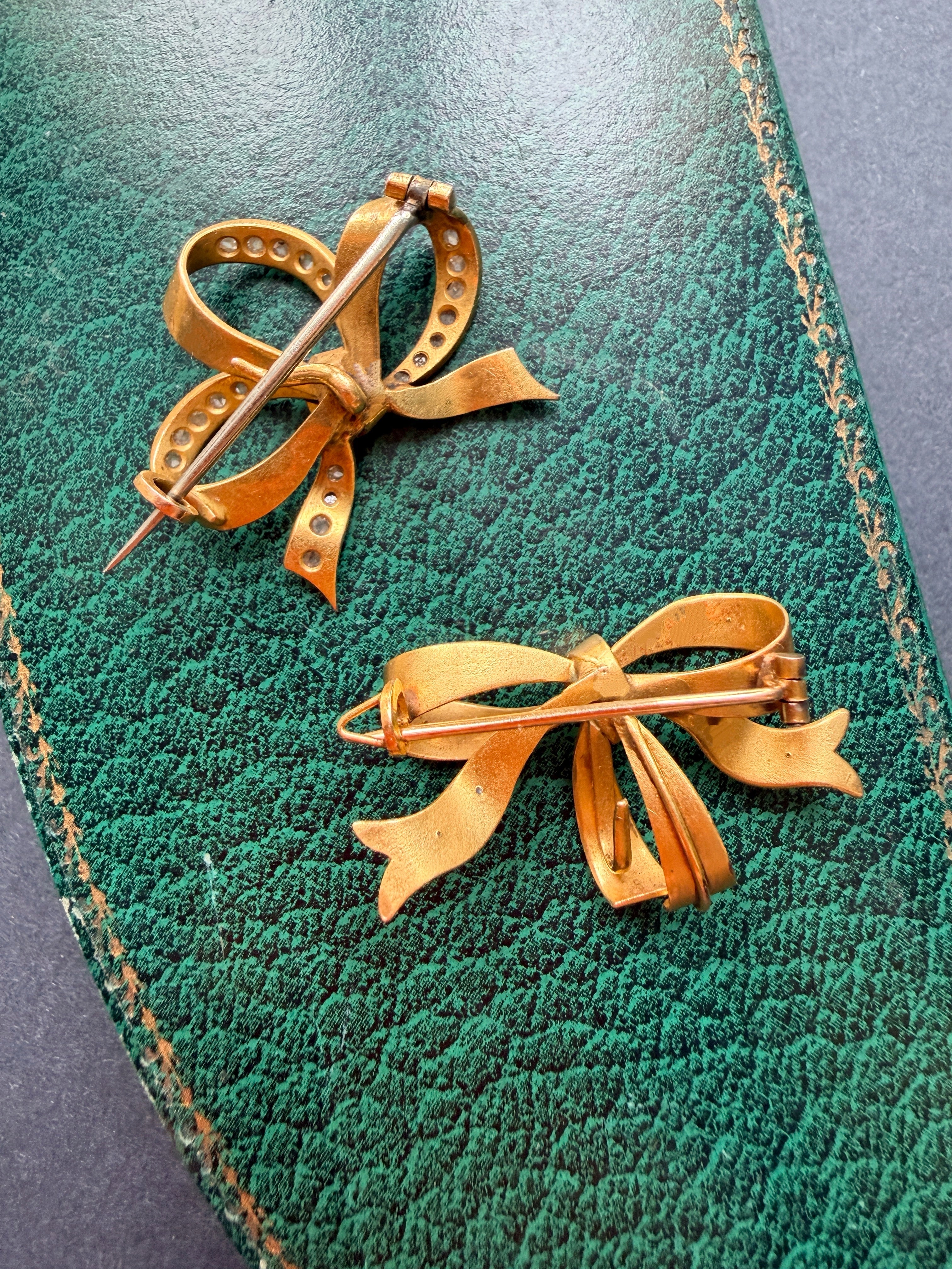 Beautiful pair of 19th Century 18K Gold Bow Brooches