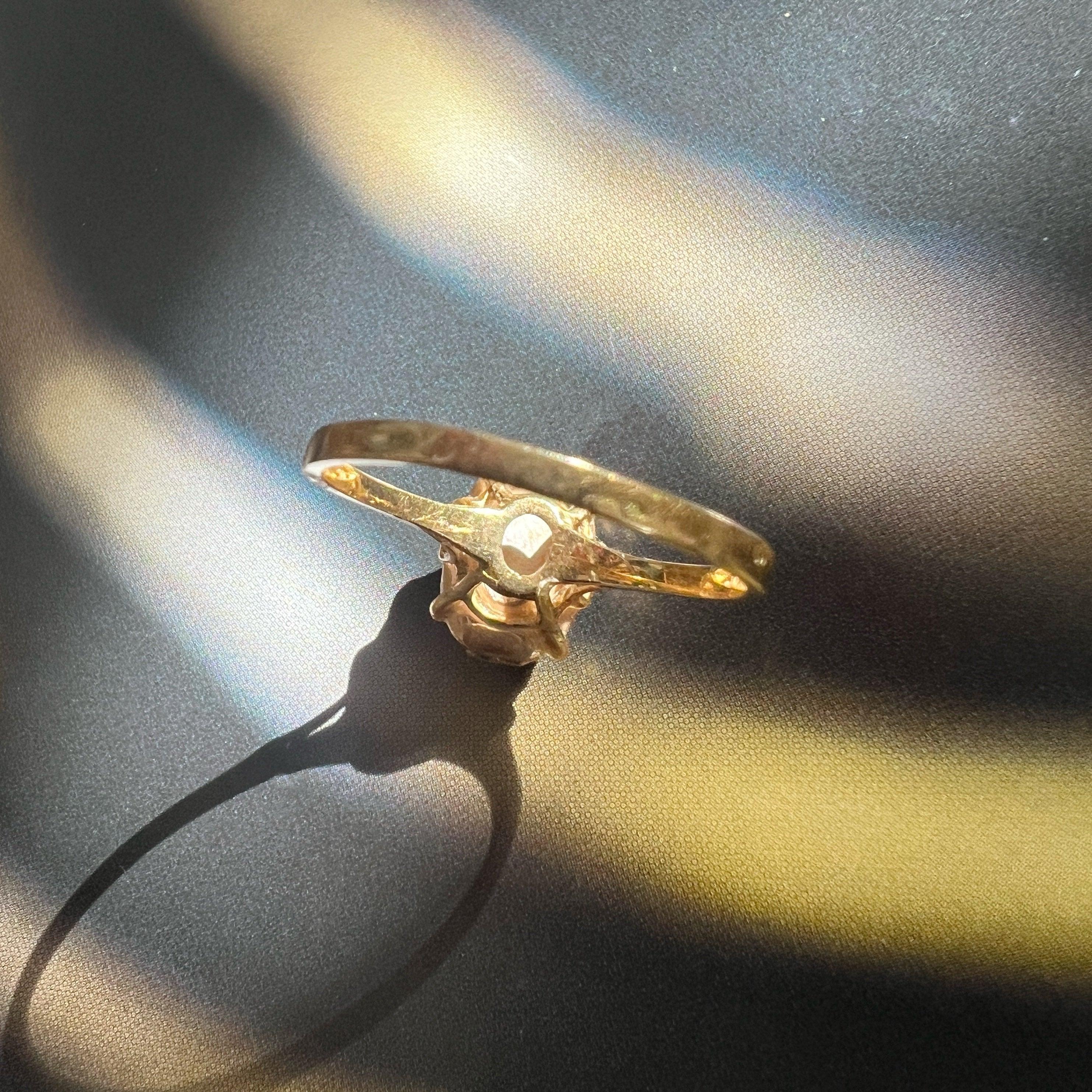Victorian era 18K gold opal scarab ring - Curiously timeless