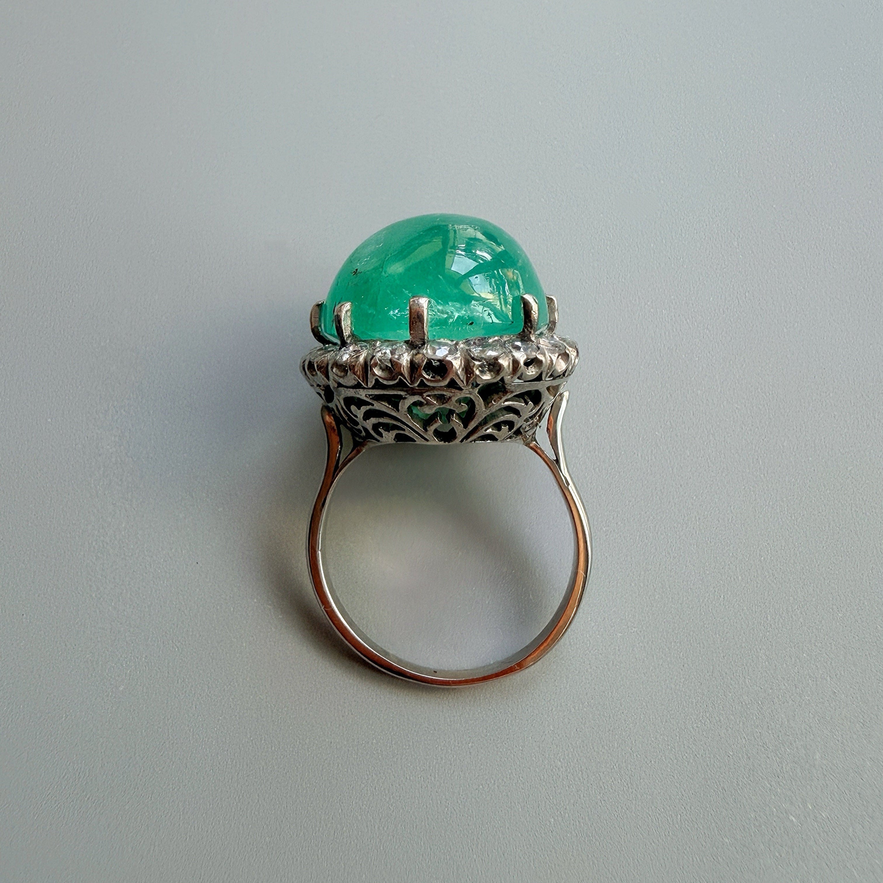 French vintage 18k white gold 19ct emerald diamond ring