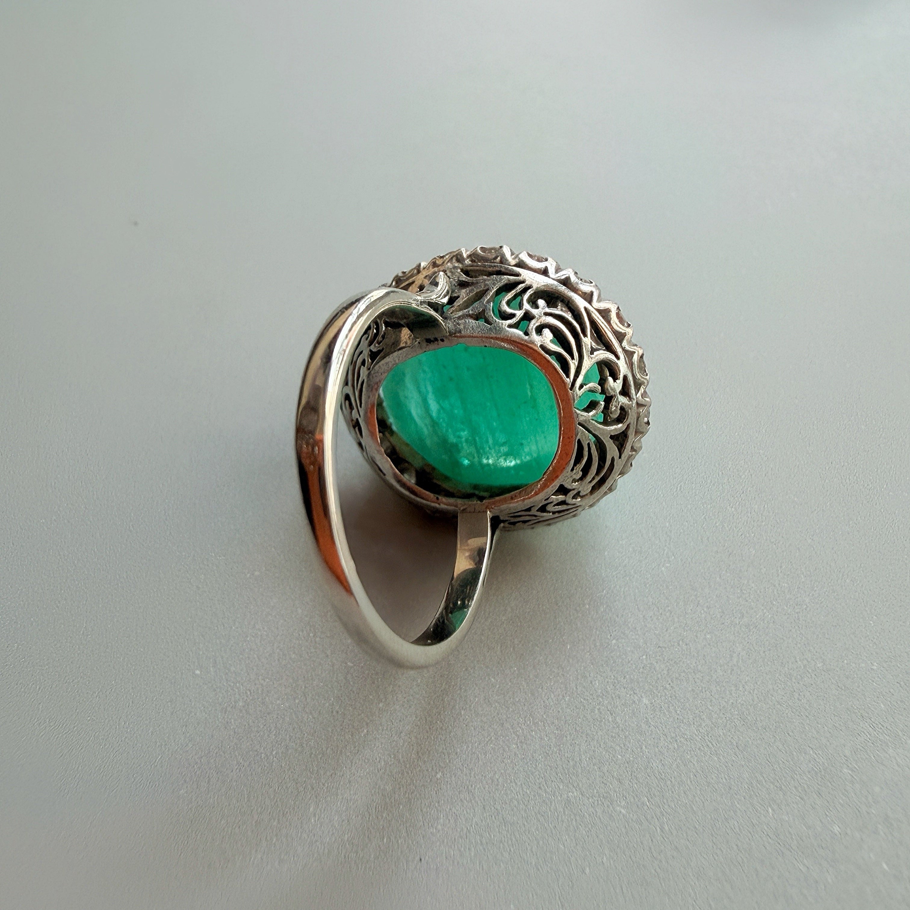French vintage 18k white gold 19ct emerald diamond ring