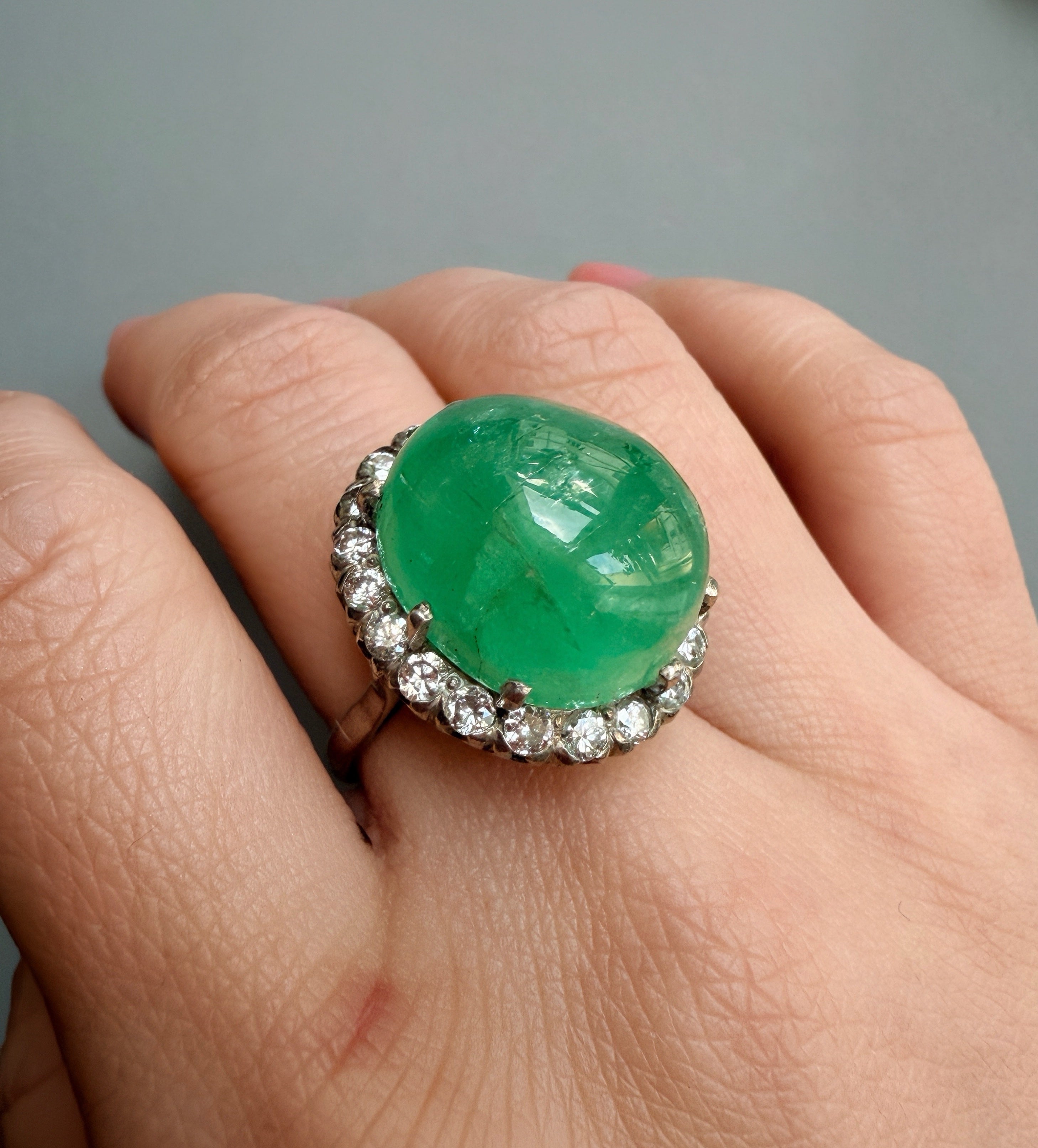 French vintage 18k white gold 19ct emerald diamond ring