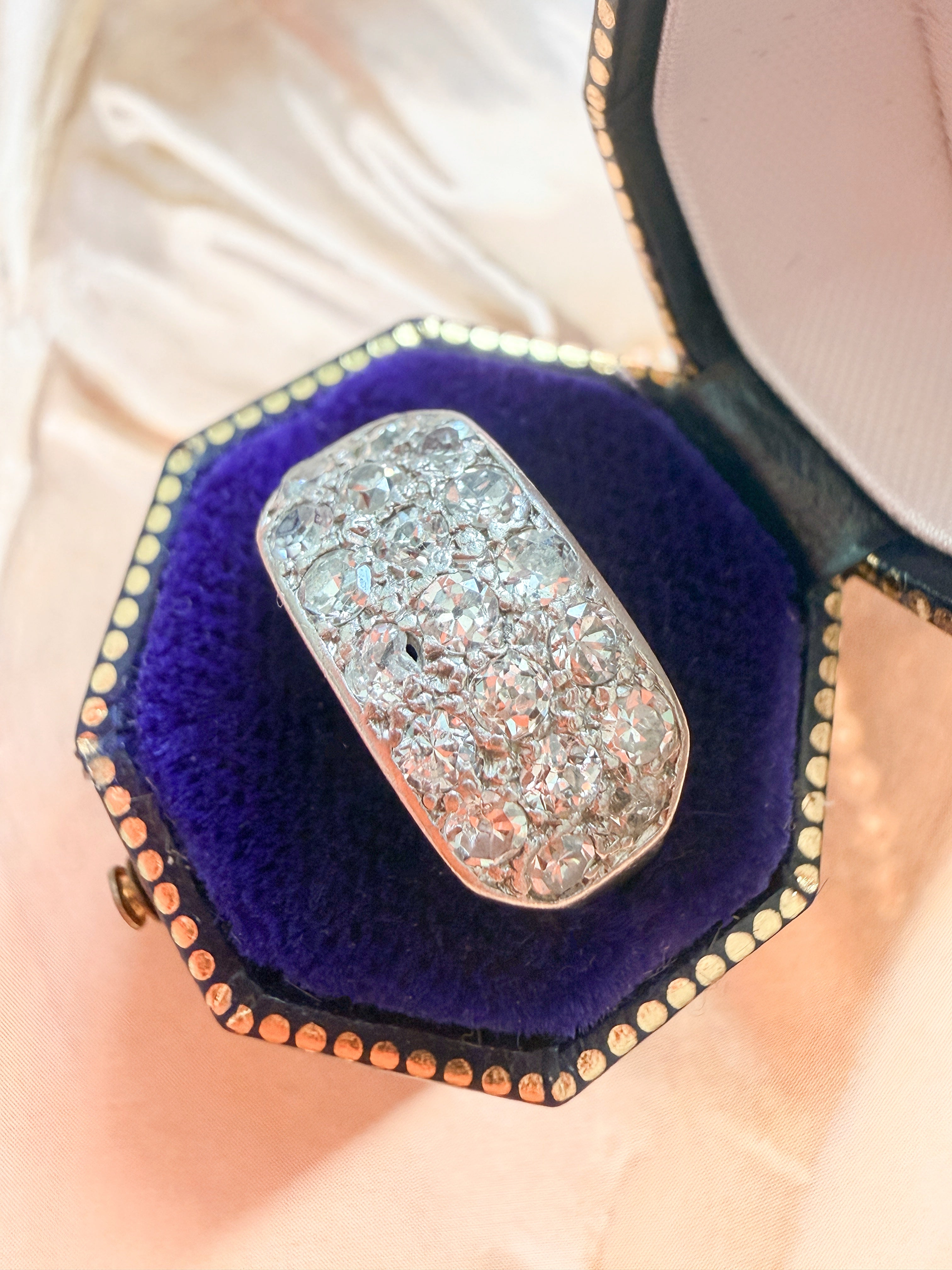 French Art Deco 18k platinum diamond ring