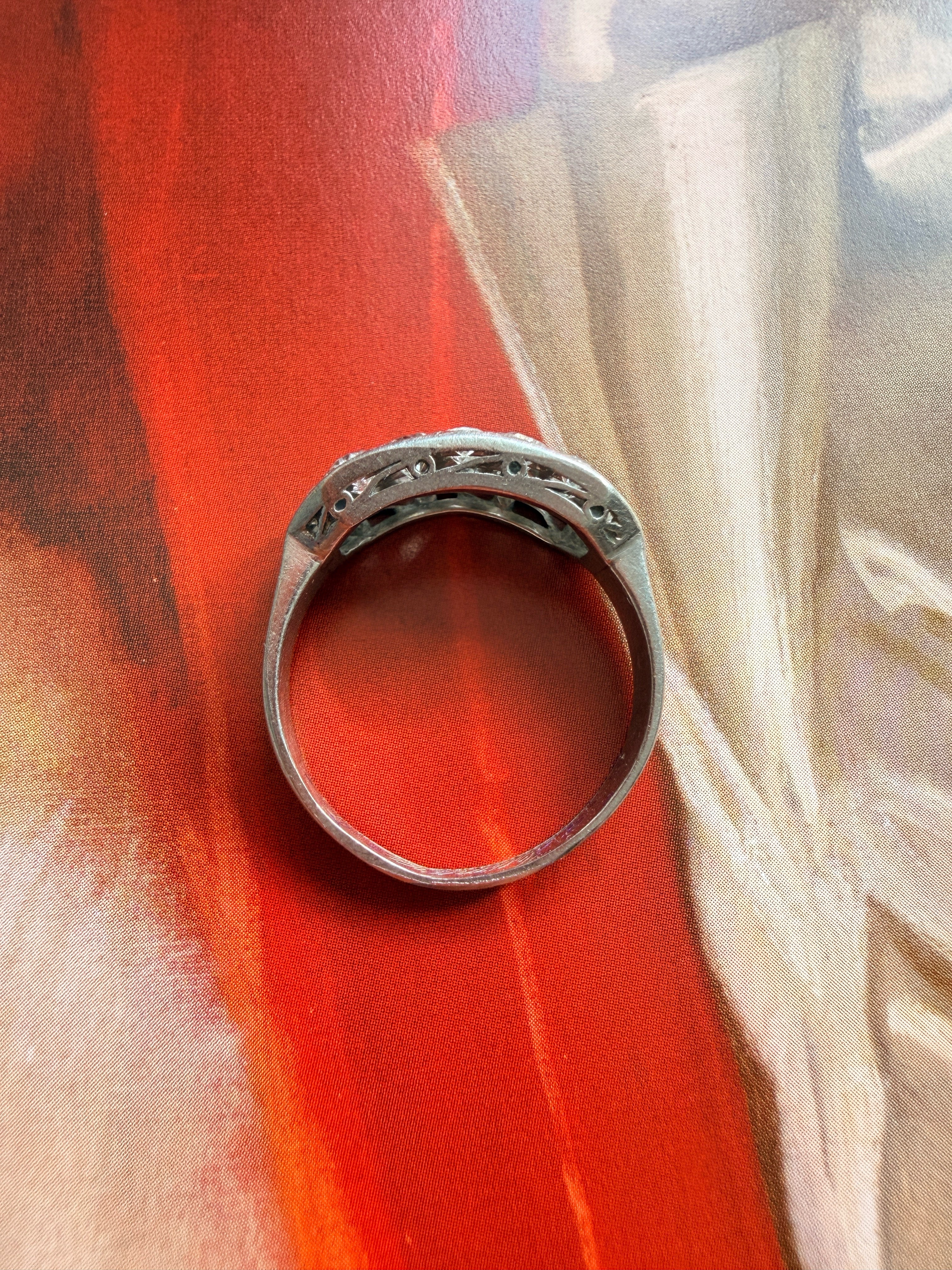 French Art Deco 18k platinum diamond ring
