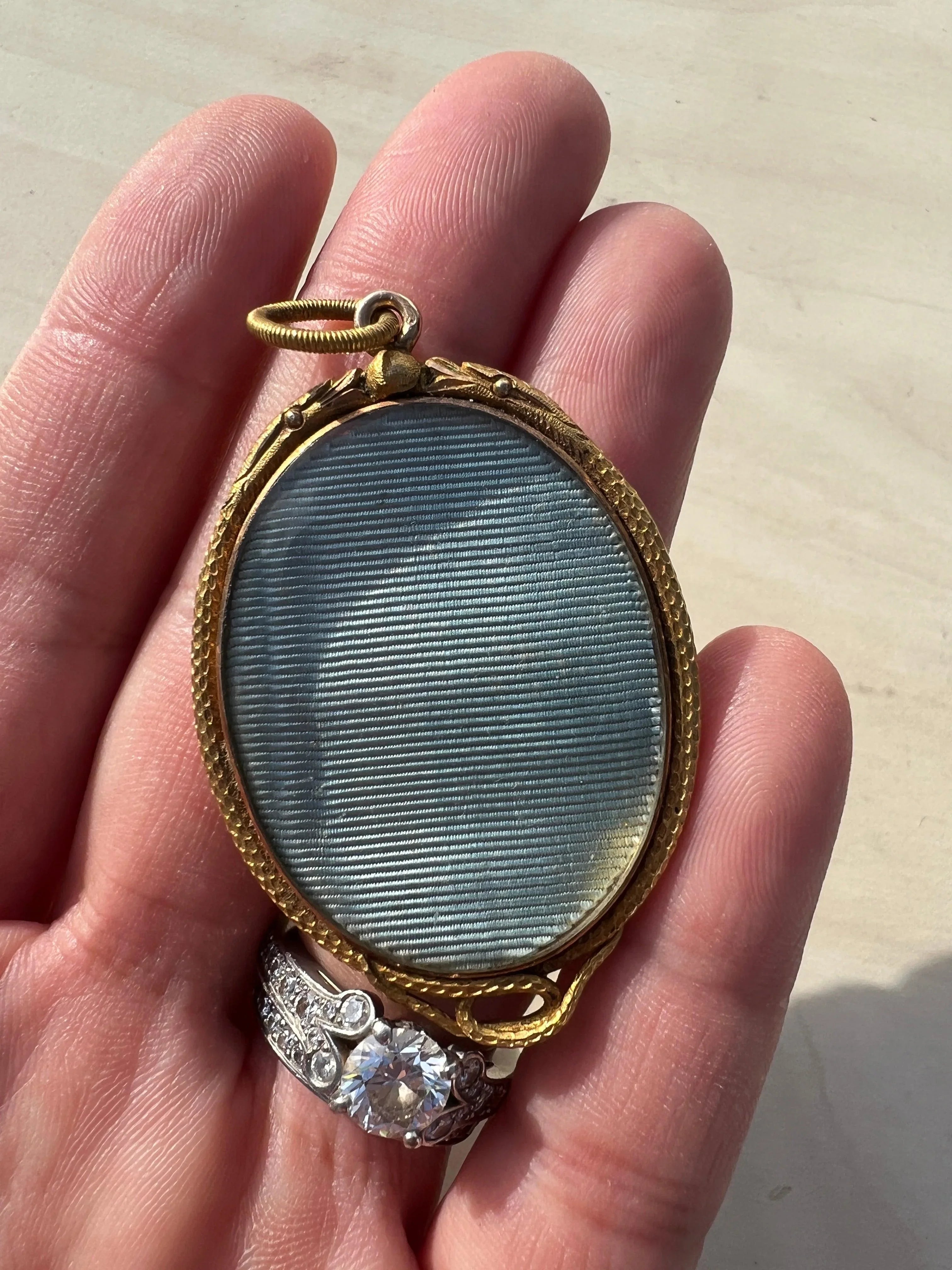 Victorian era 18K gold double snakes locket pendant - Curiously timeless