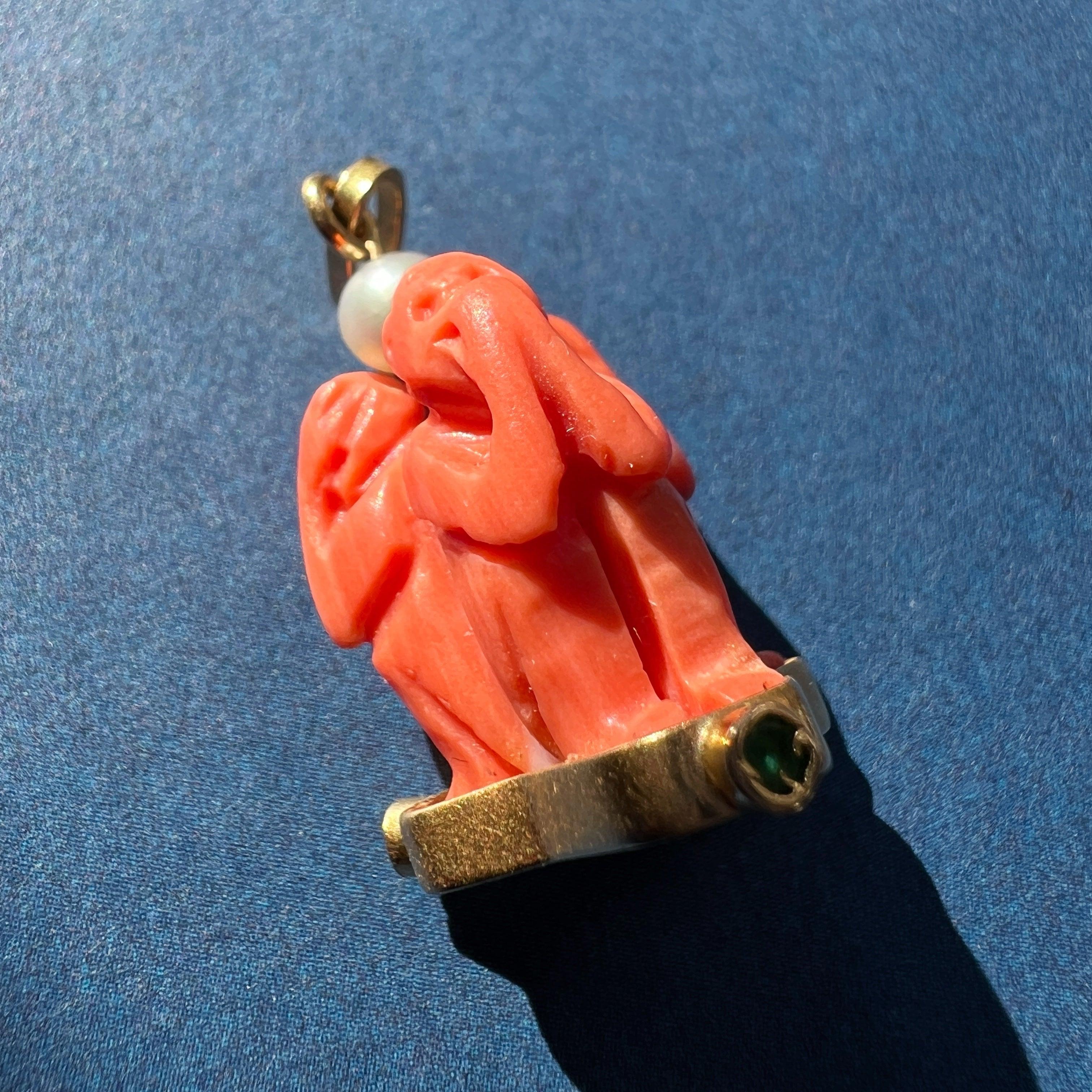Vintage 18K gold Three wise monkey coral pendant