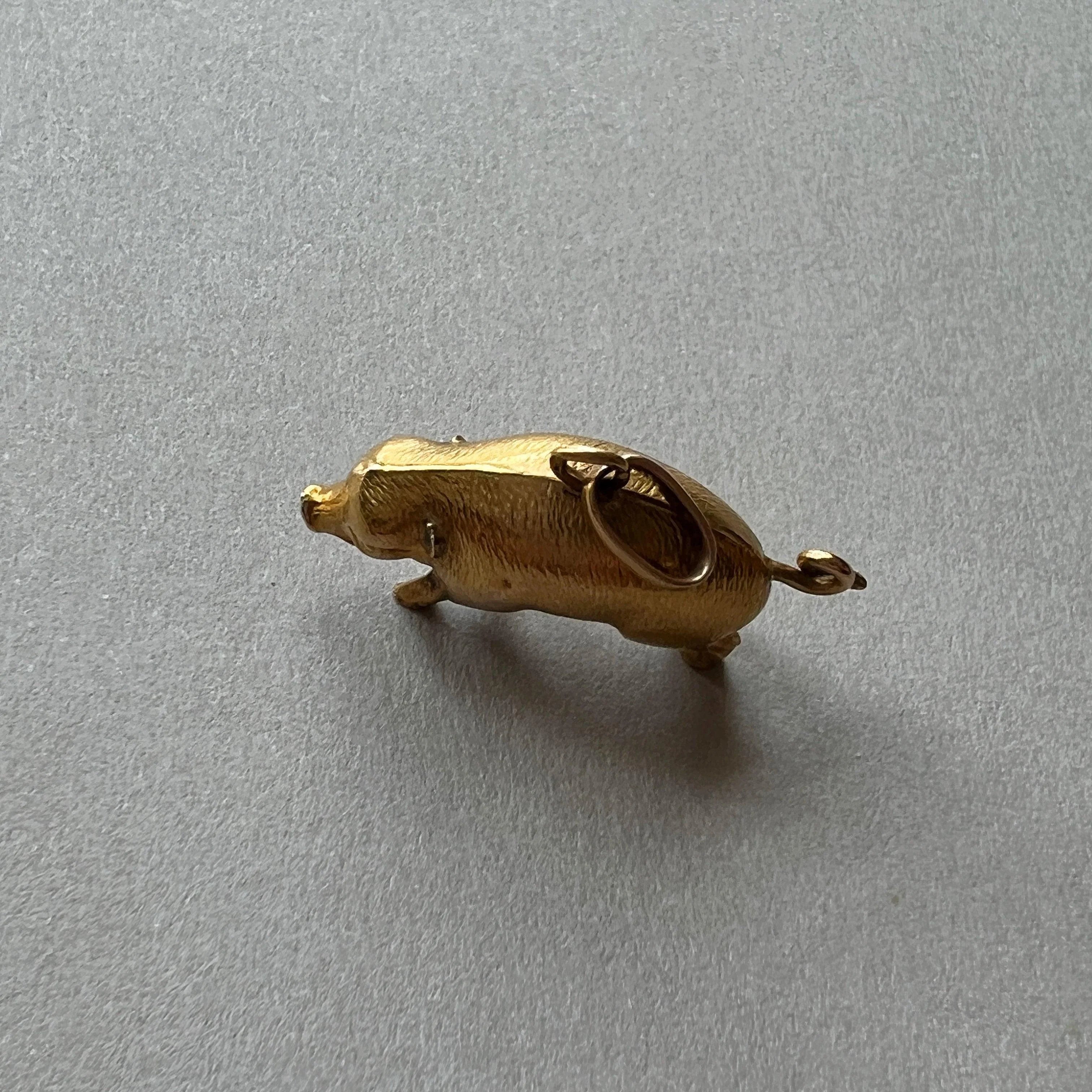 Antique 18K gold pig charm pendant - Curiously timeless