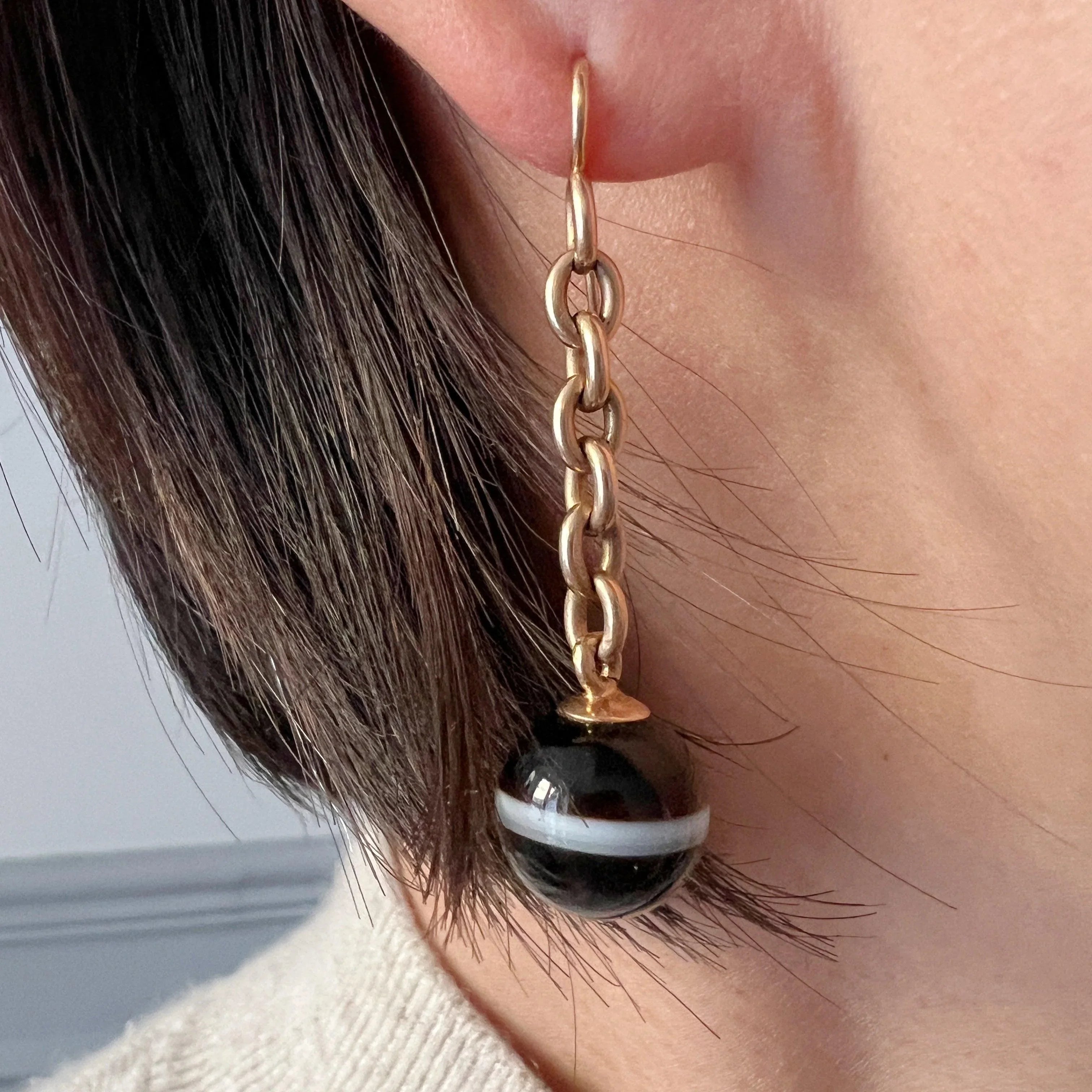 Boxed Victorian era 18K gold banded agate drop earrings - Curiously timeless