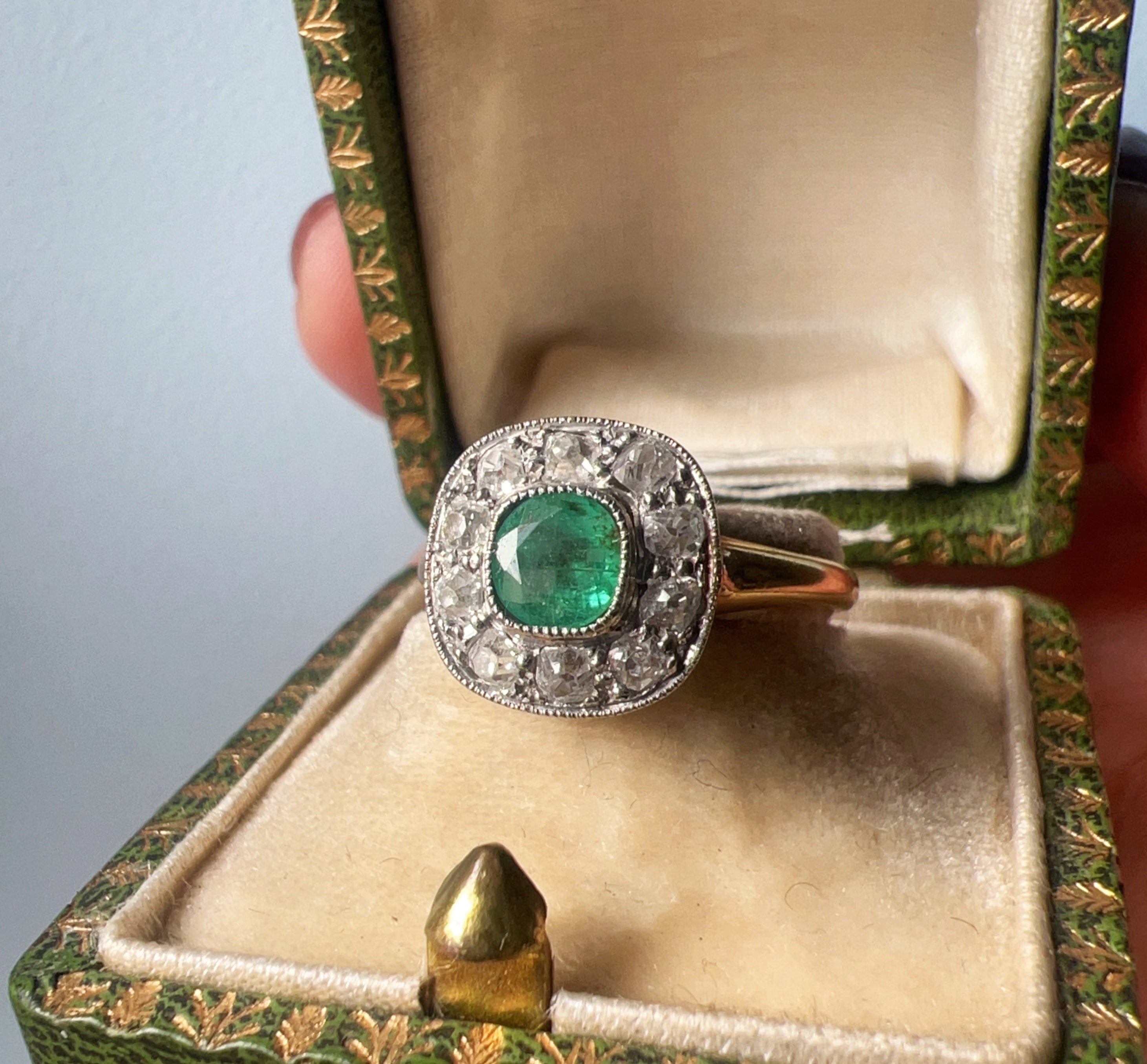 Victorian 18K Gold Emerald and diamond Ring