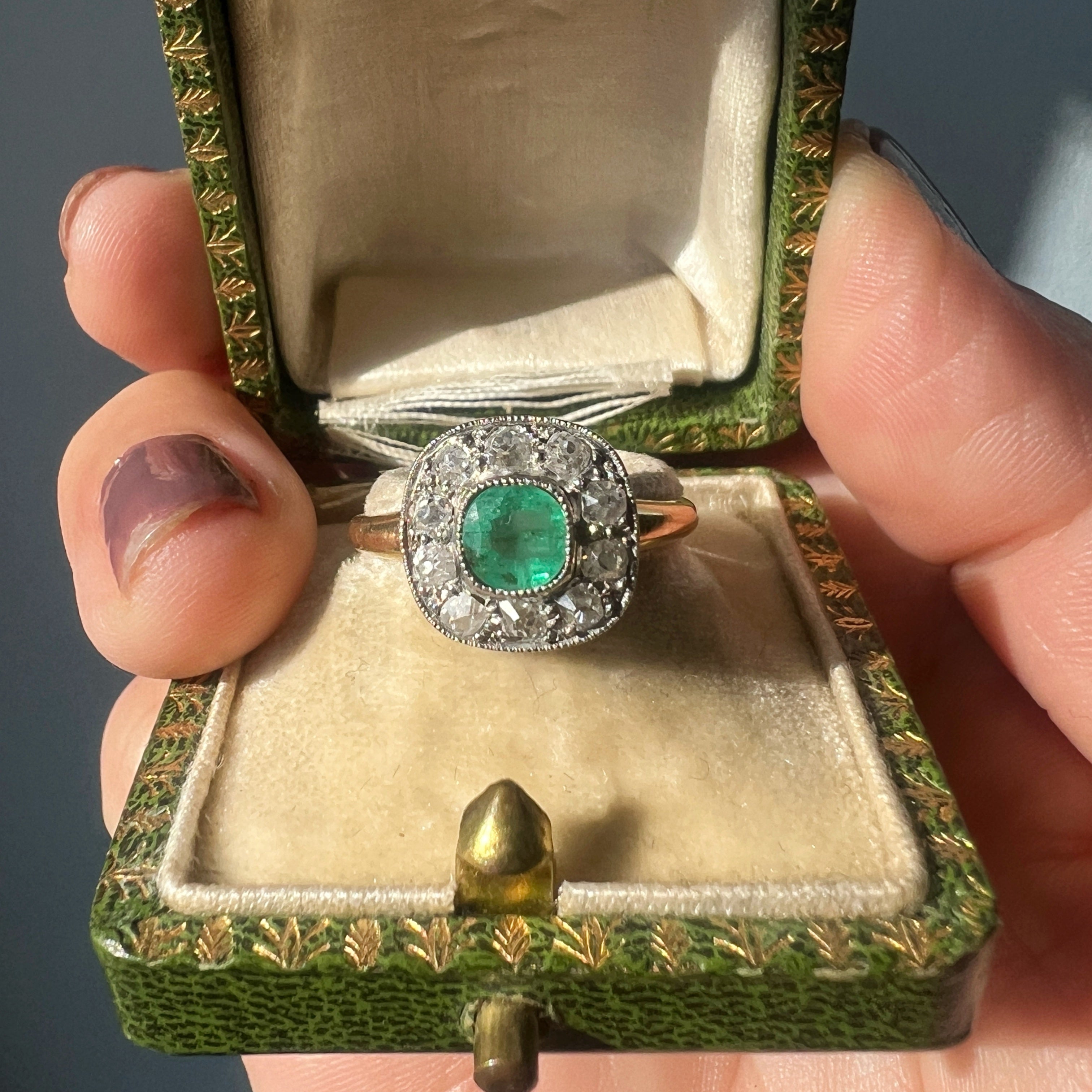 Victorian 18K Gold Emerald and diamond Ring