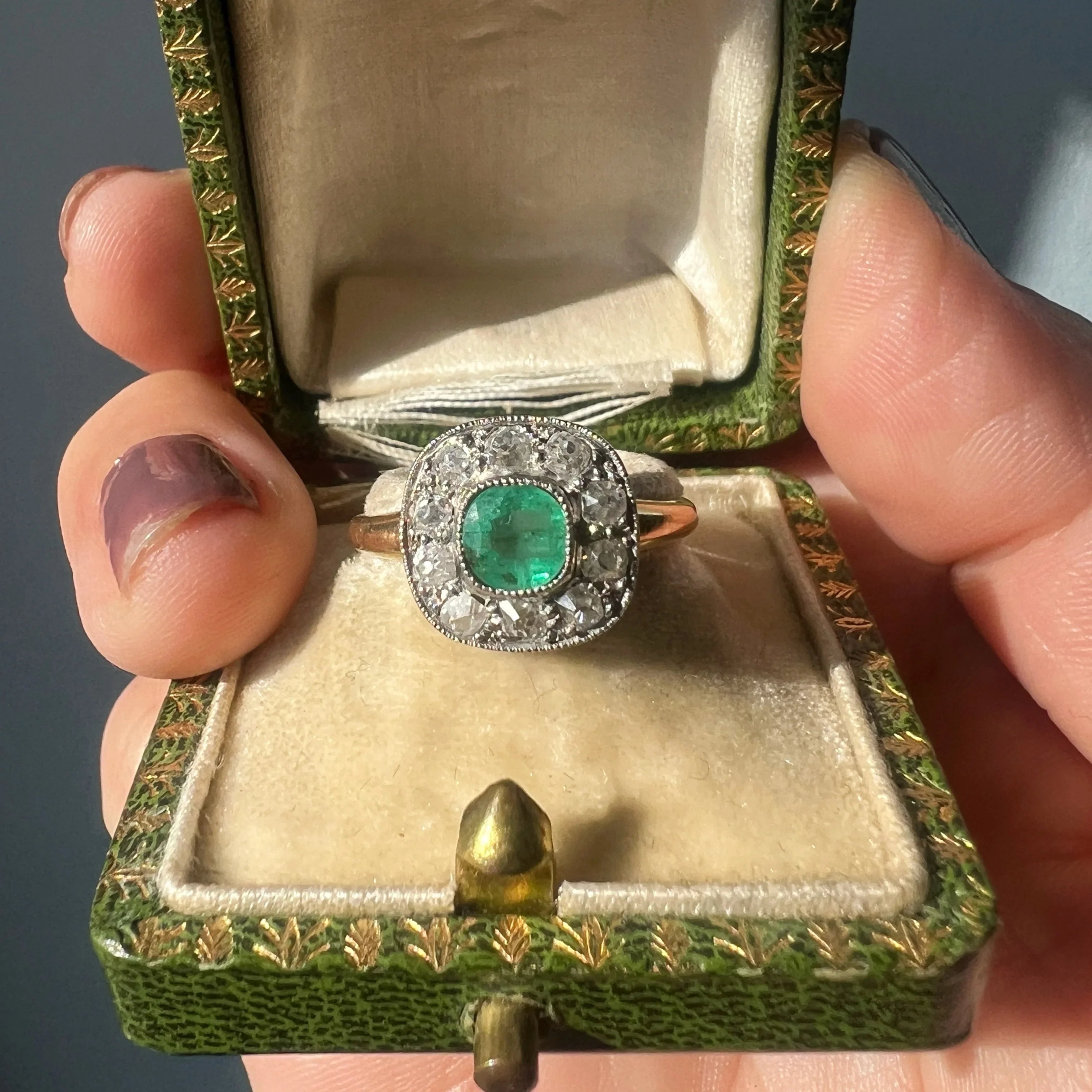 Victorian 18K Gold Emerald and diamond Ring