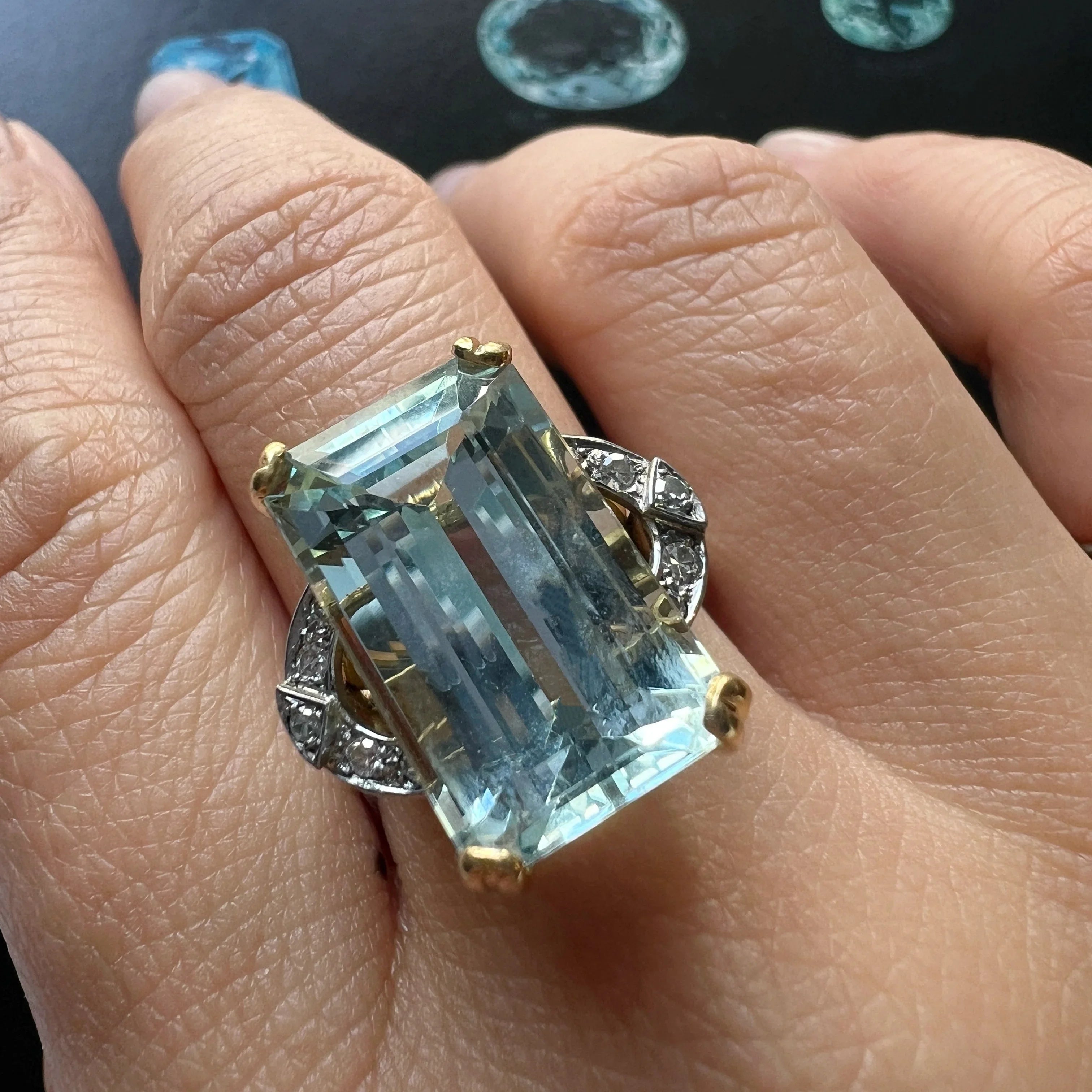 Important 18K gold 12ct Emerald-Cut Aquamarine Cocktail Ring