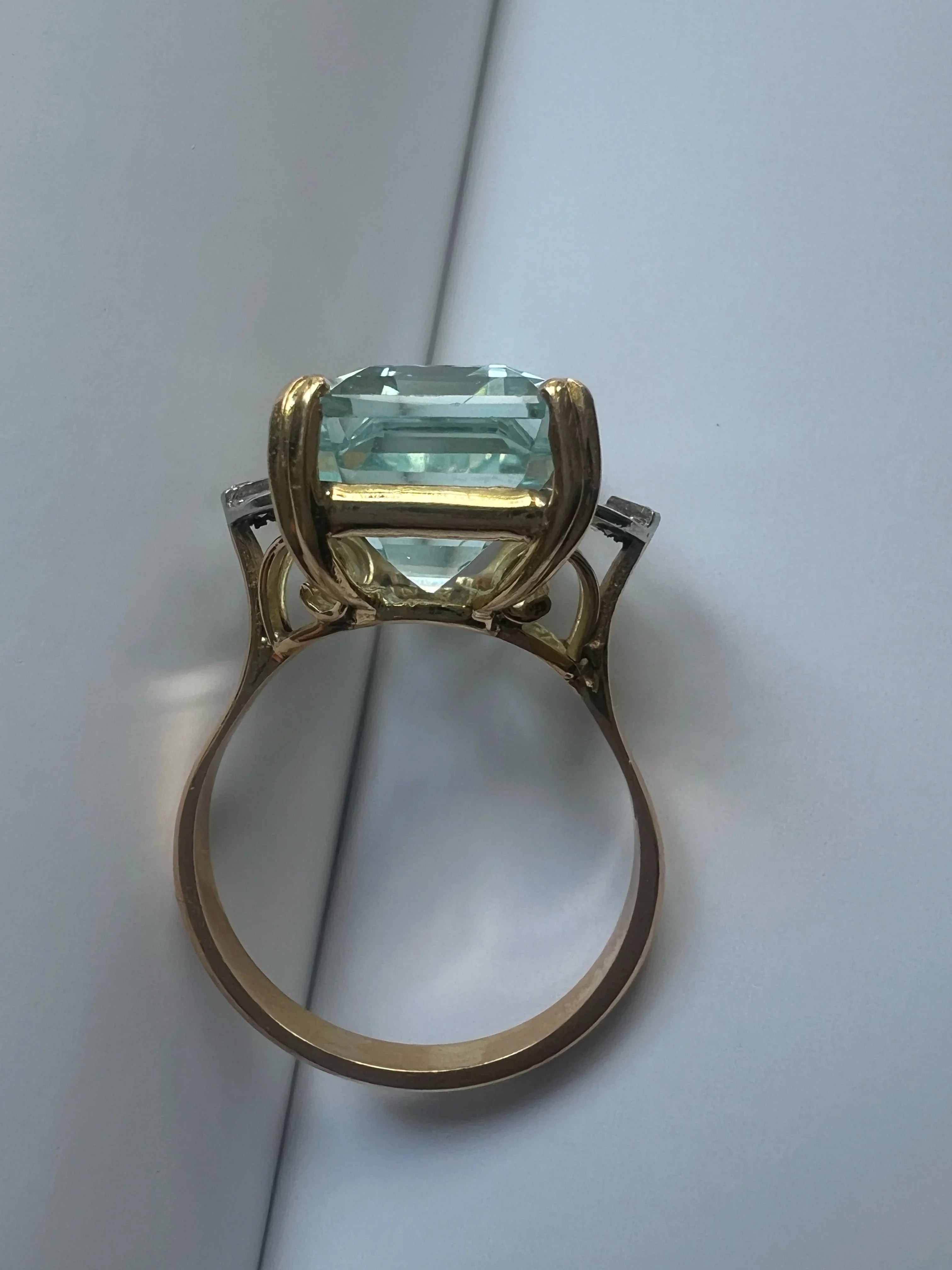 Vintage 18K gold 12ct Emerald-Cut Aquamarine Cocktail Ring