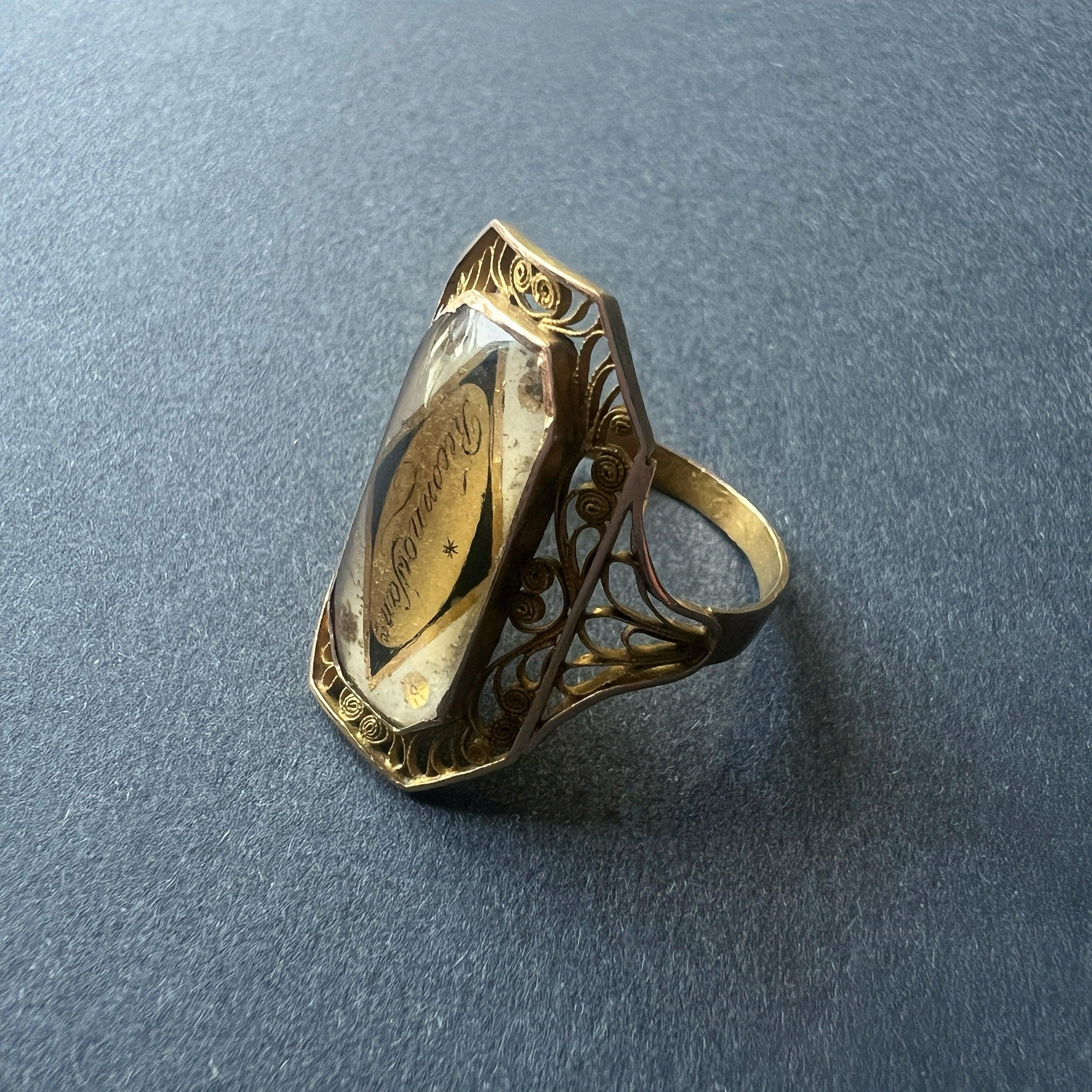 Georgian era 18K gold “Gratitude” ring - Curiously timeless