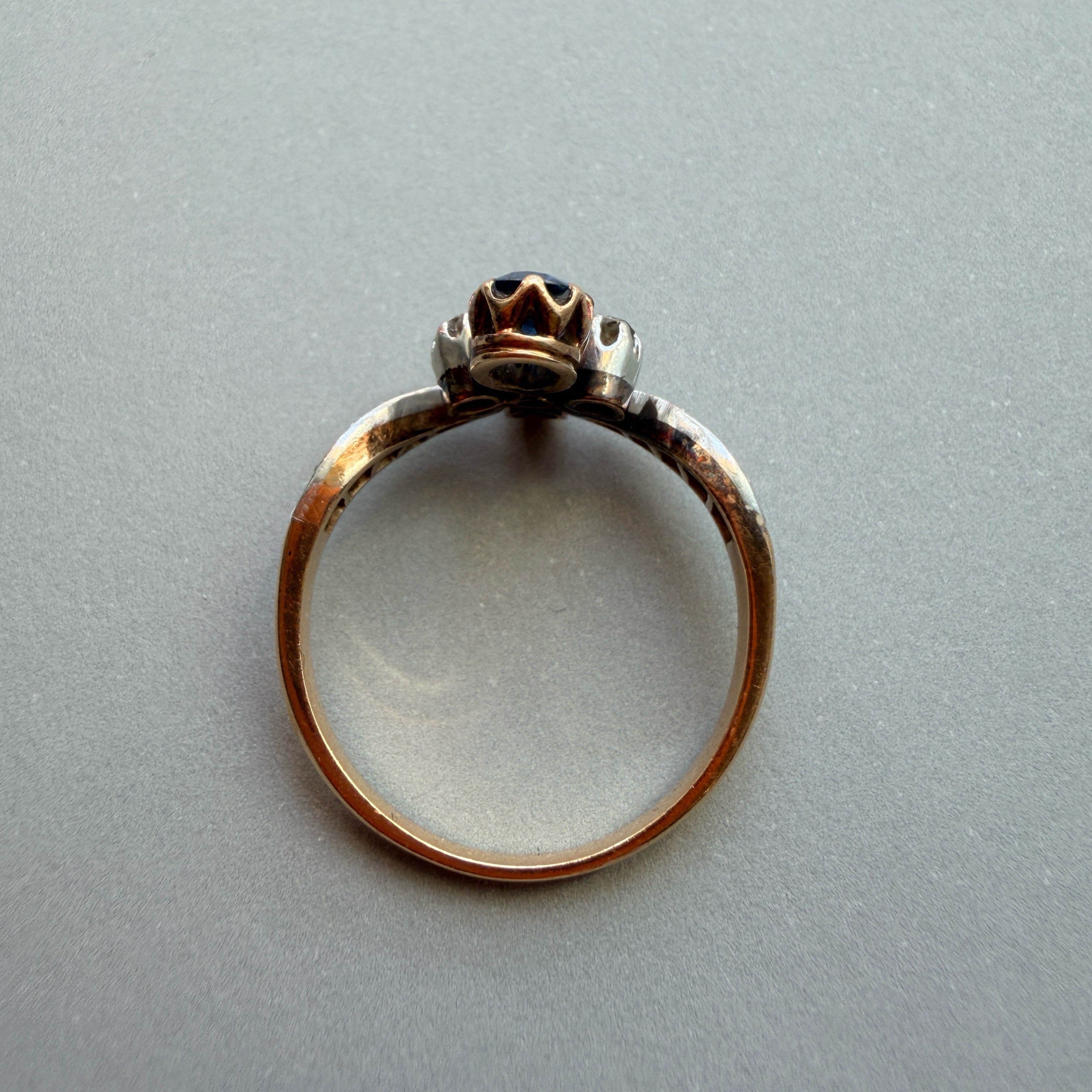 Victorian era 18K gold blue sapphire diamond duchess ring