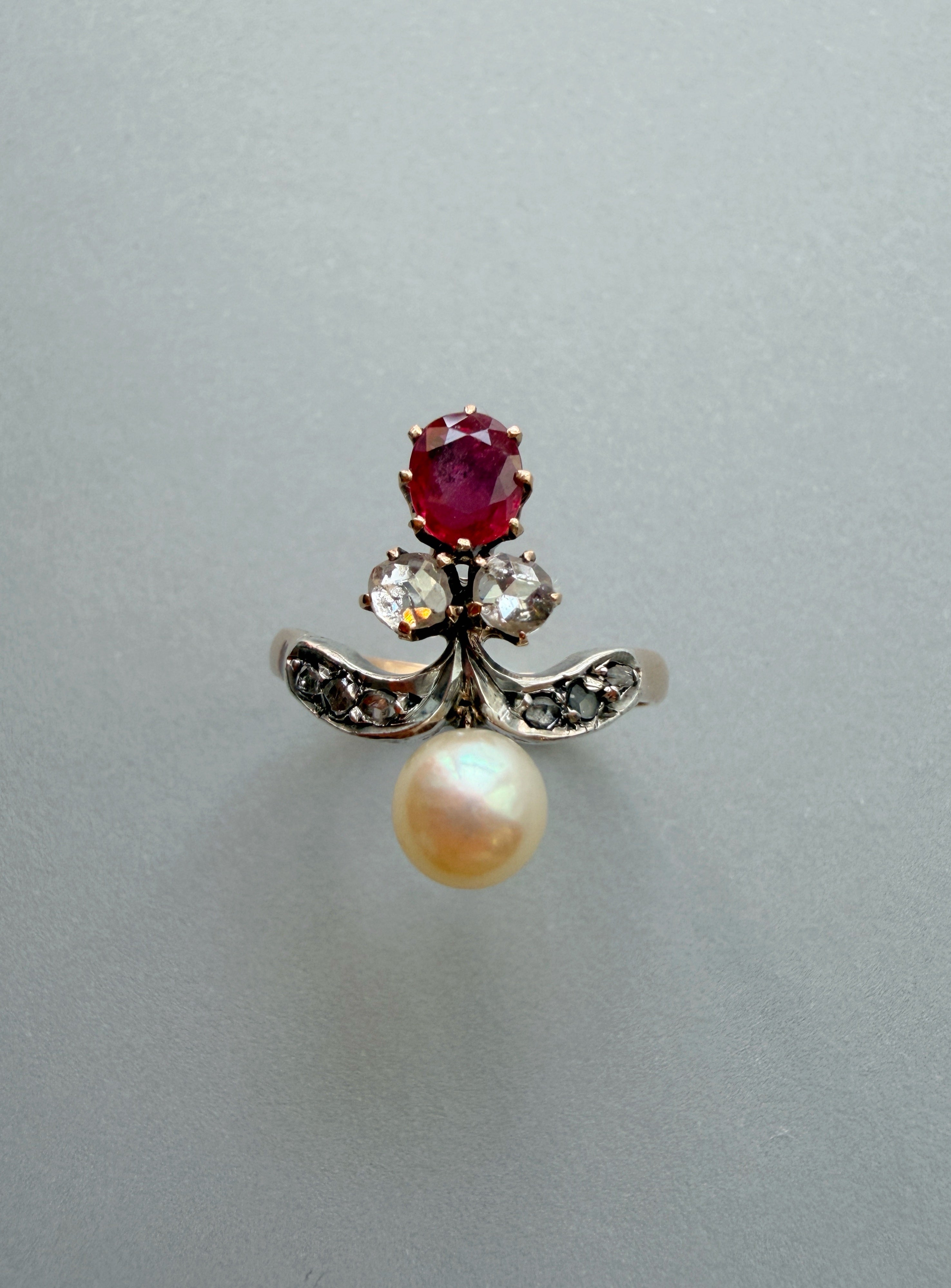 Victorian era 18K gold ruby pearl diamond duchess ring