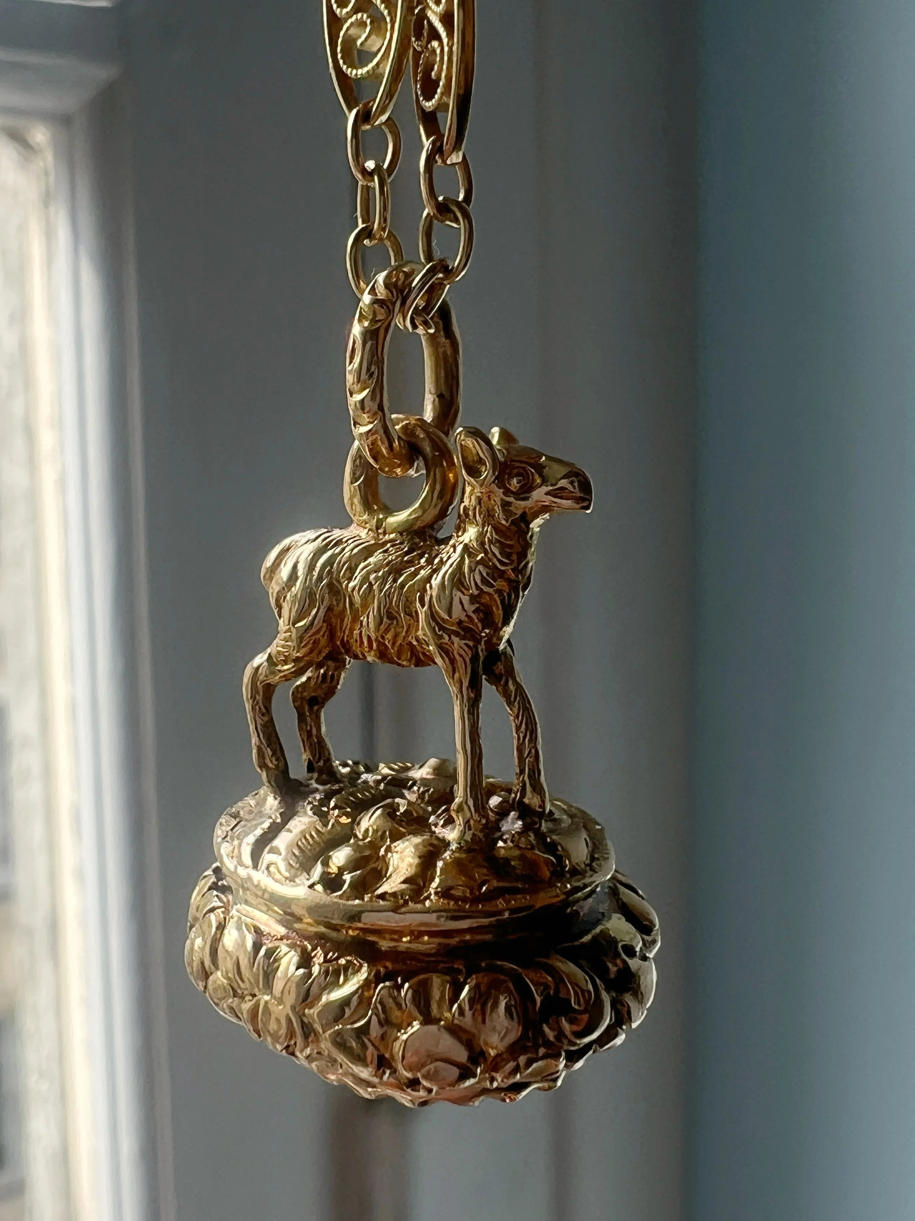 Georgian 18K Yellow Gold lamb Fob Seal with citrine