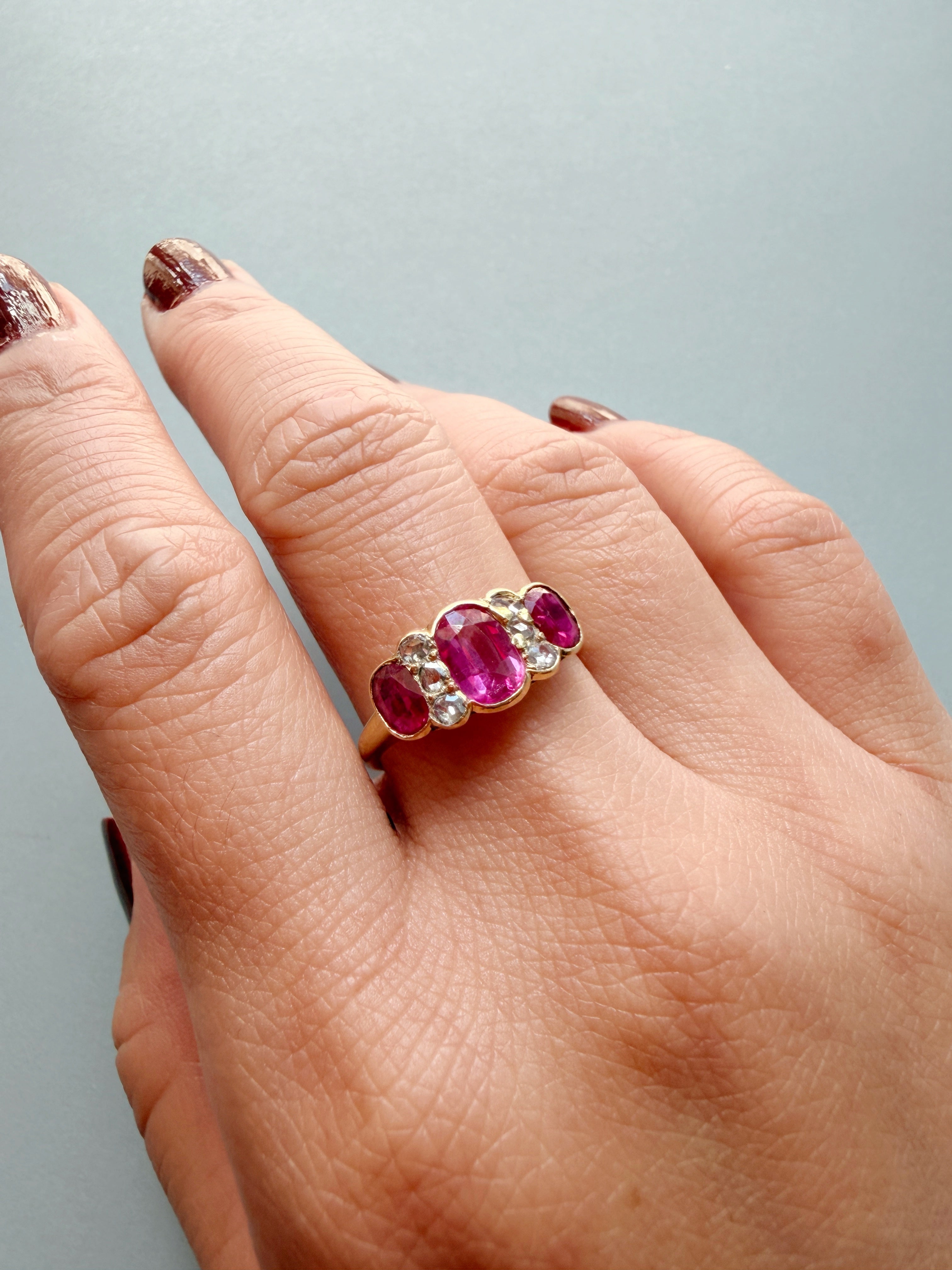 Antique 18K Gold Pink Sapphire diamond ring