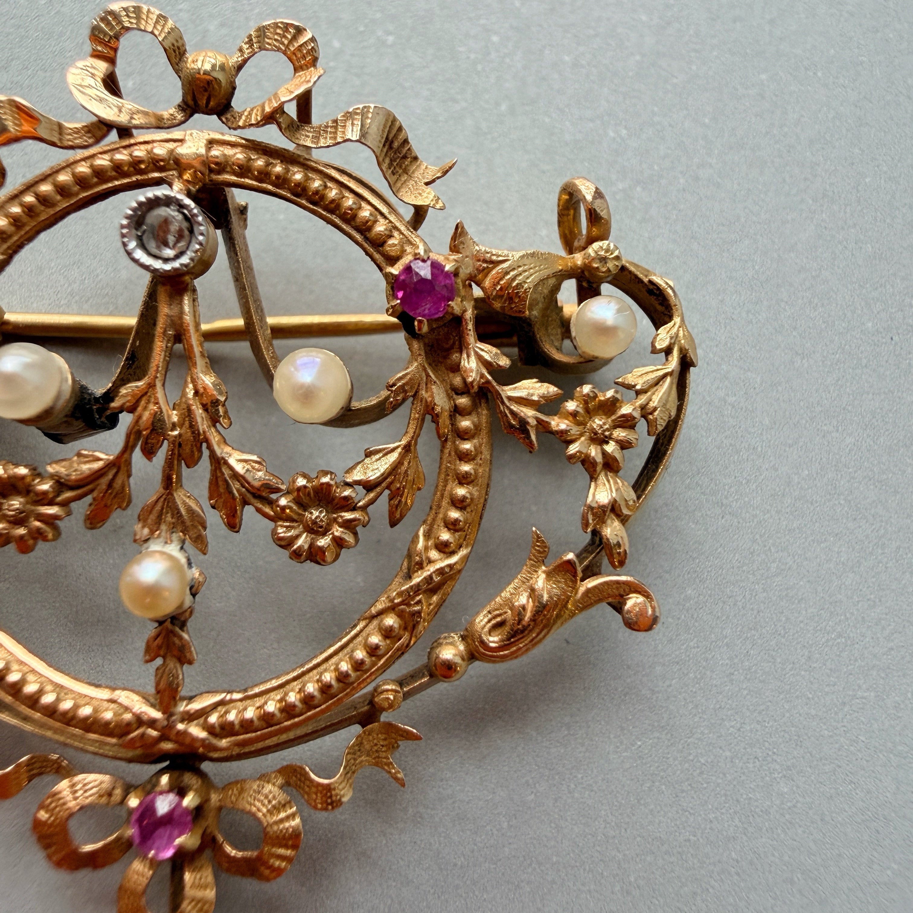 French art nouveau era 18K gold pearl ruby diamond pendant brooch