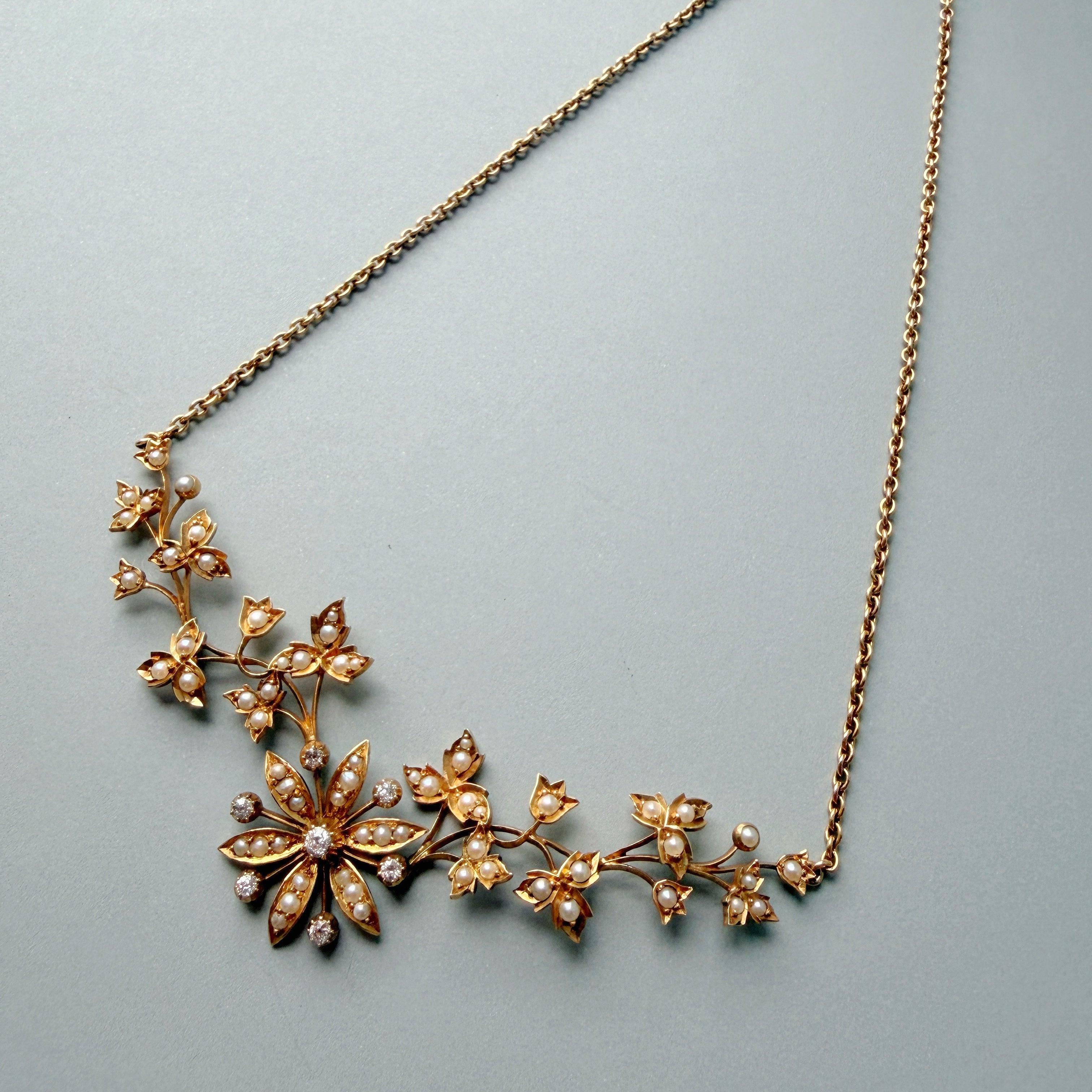 Victorian 14K Gold Diamonds Pearls flower necklace
