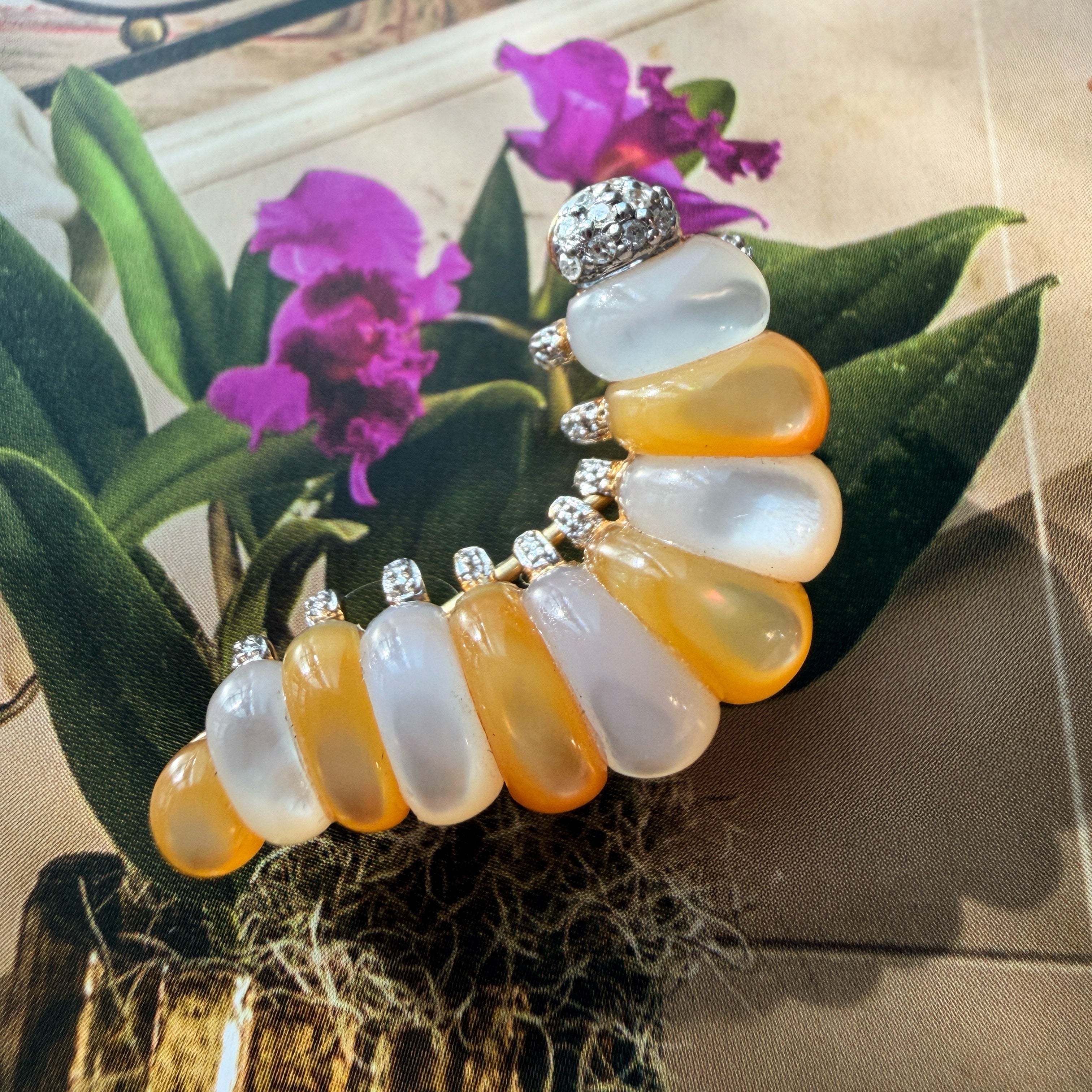 Vintage 18K yellow gold silk worm brooch