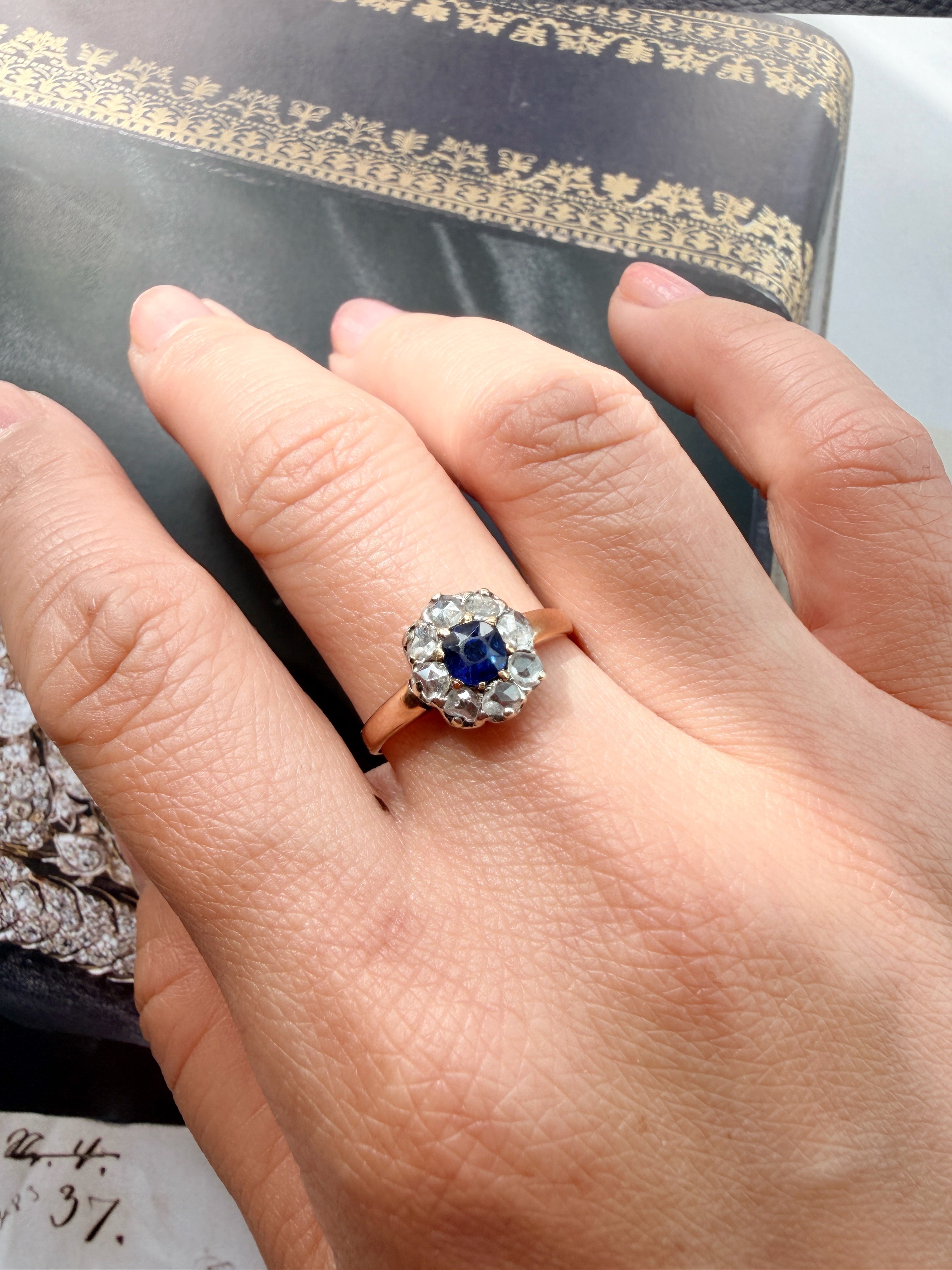 18K gold gold blue sapphire diamond ring
