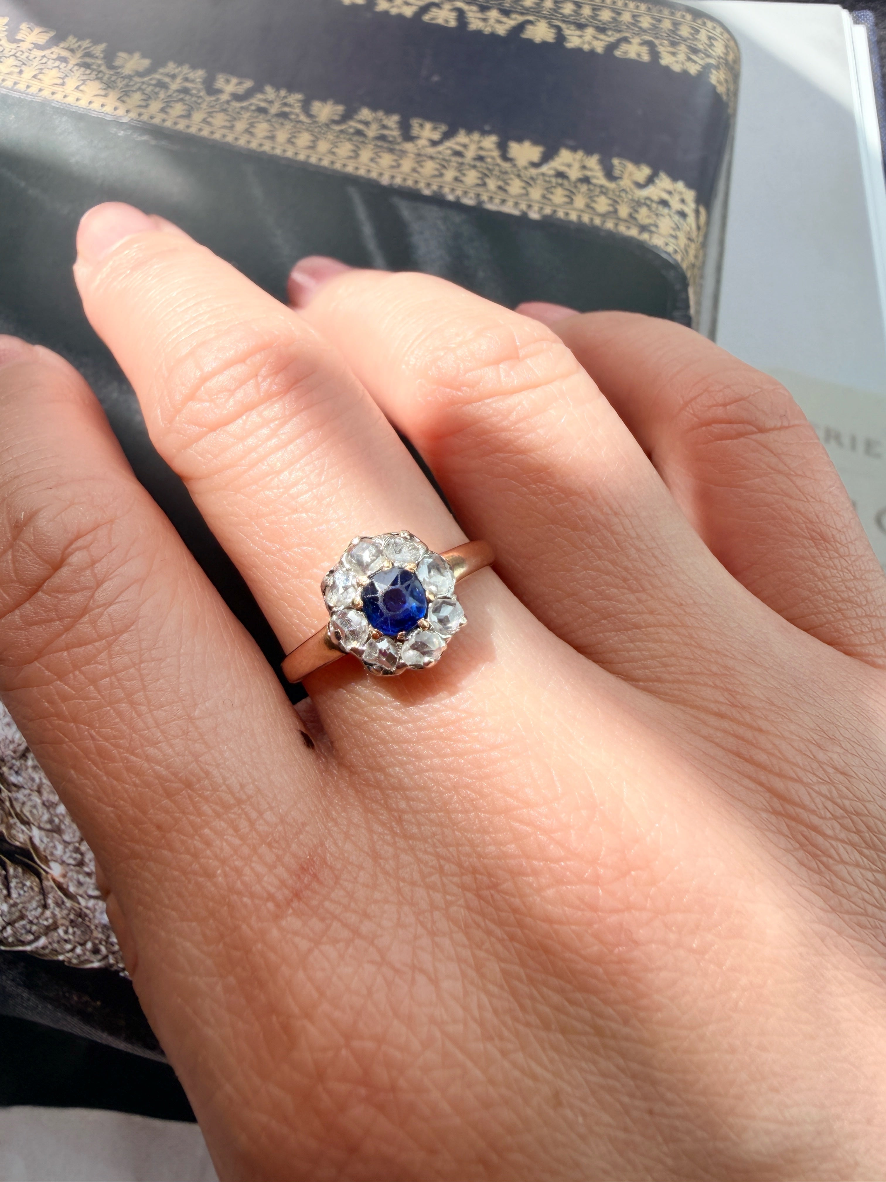 18K gold gold blue sapphire diamond ring
